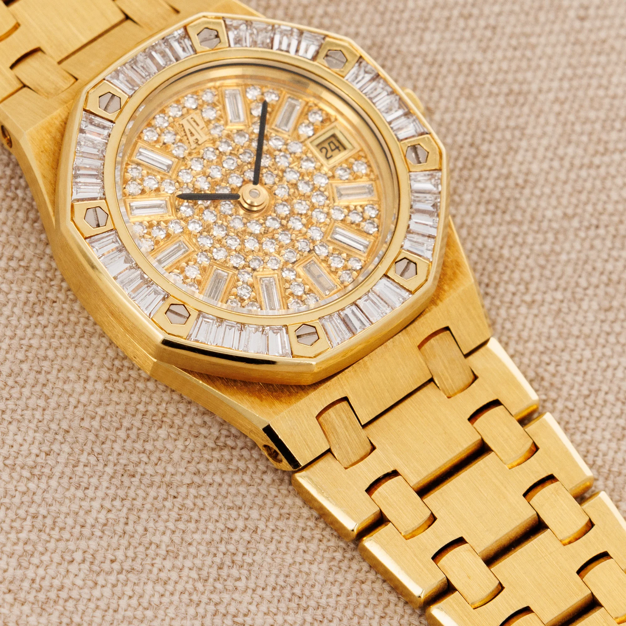 Audemars Piguet Yellow Gold Royal Oak Ref. 66464 with Original Diamonds - Image 4