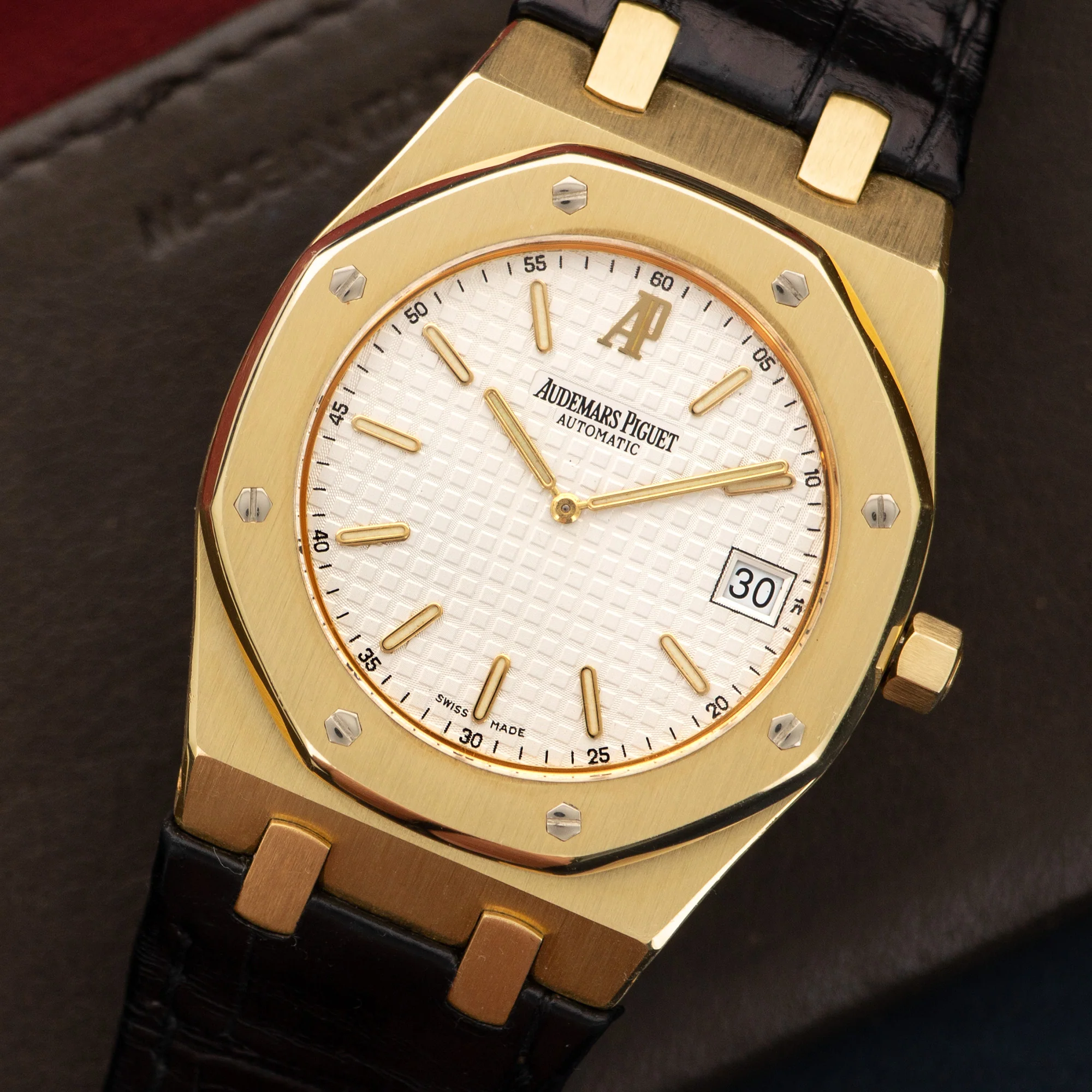 Audemars Piguet Yellow Gold Royal Oak Ultra-Thin Watch Ref. 15202 - Image 2