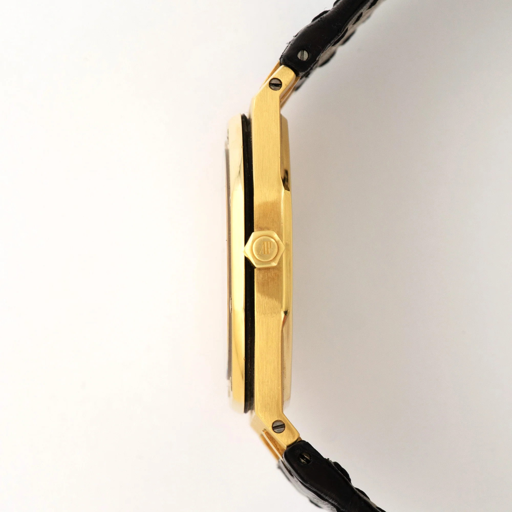 Audemars Piguet Yellow Gold Royal Oak Ultra-Thin Watch Ref. 15202 - Image 3