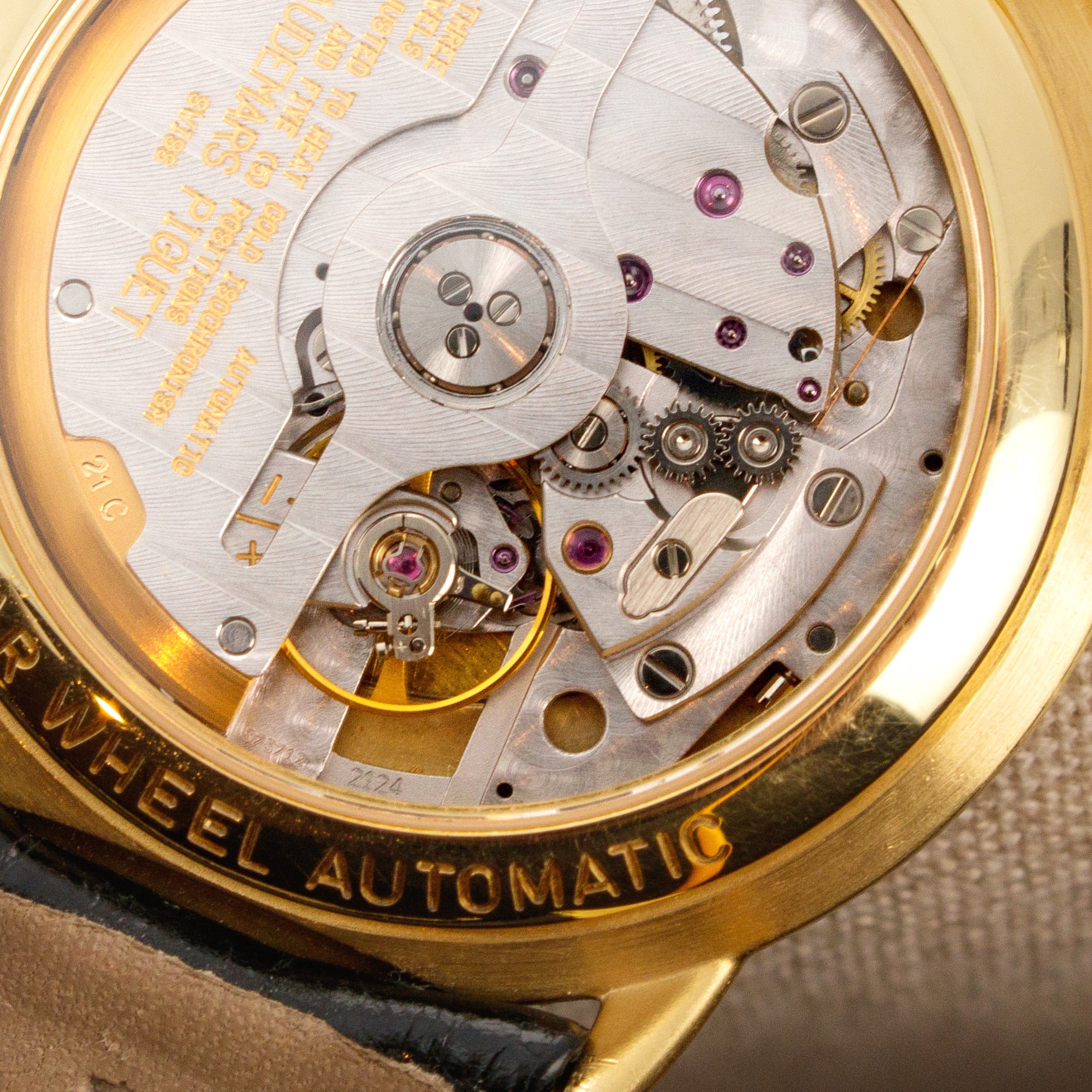 Audemars Piguet Yellow Gold Star Wheel Engraved Dial Ref. 25720 - Image 6