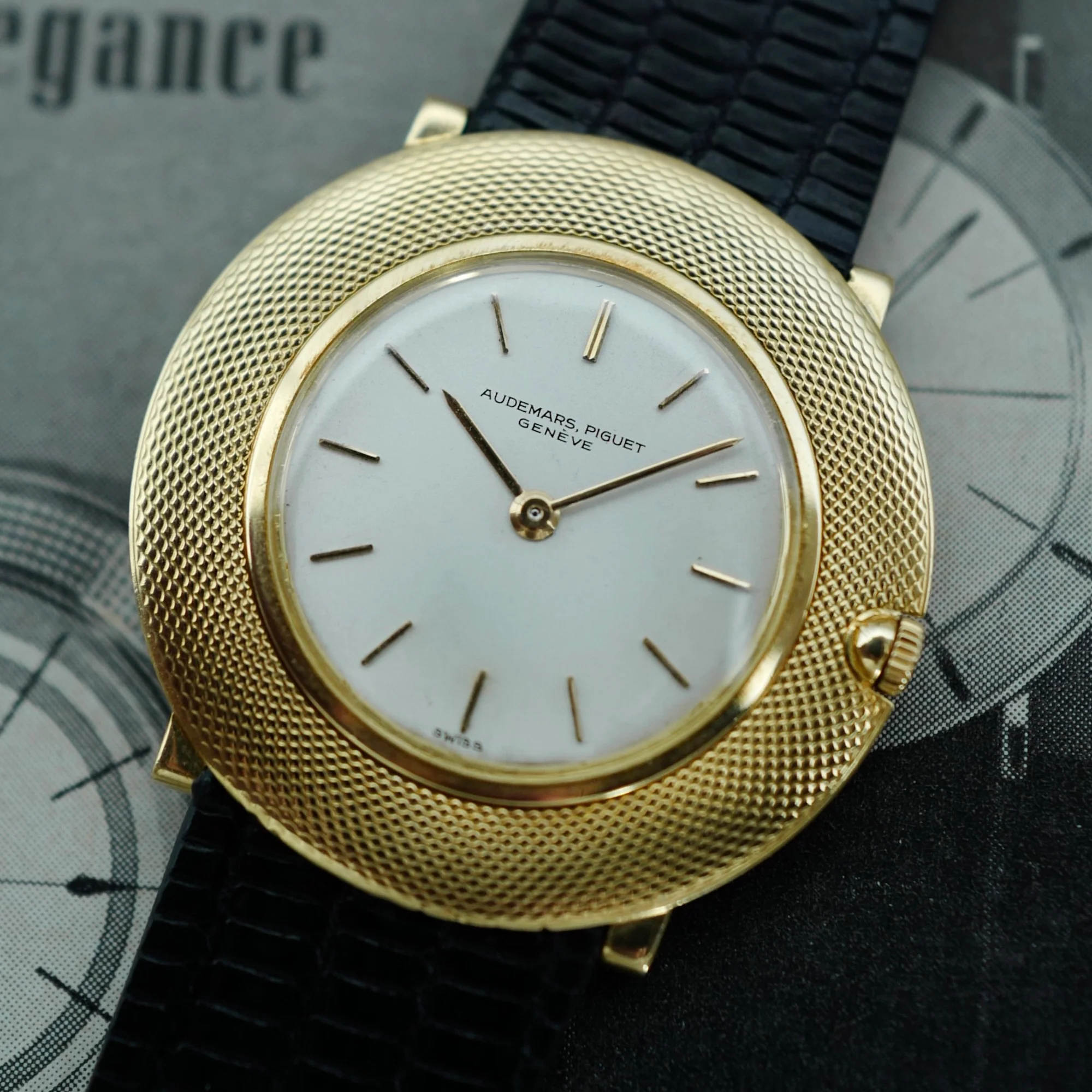 Audemars Piguet Yellow Gold Ultra-Thin Disco Volante Ref. 5131 - Image 5