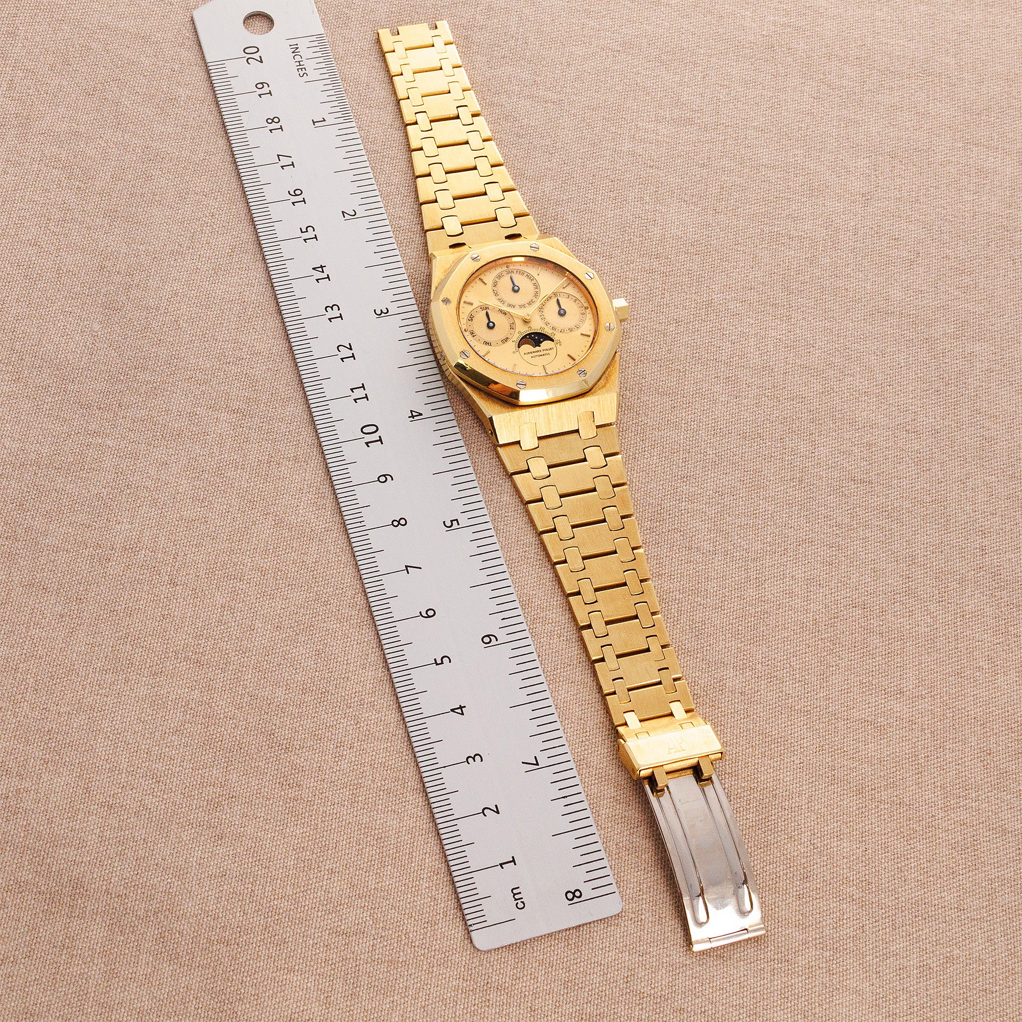 Audemars Piguet Yellow Gold Vintage Royal Oak Perpetual Ref. 25654BA - Image 6