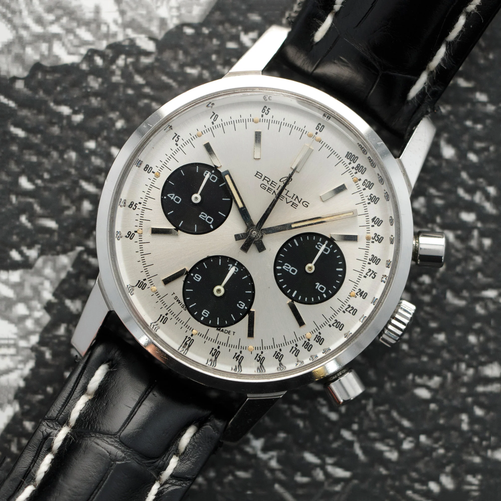 Breitling Steel Chronograph Ref. 815, also Known as the Long Playing Chronograph - Image 2