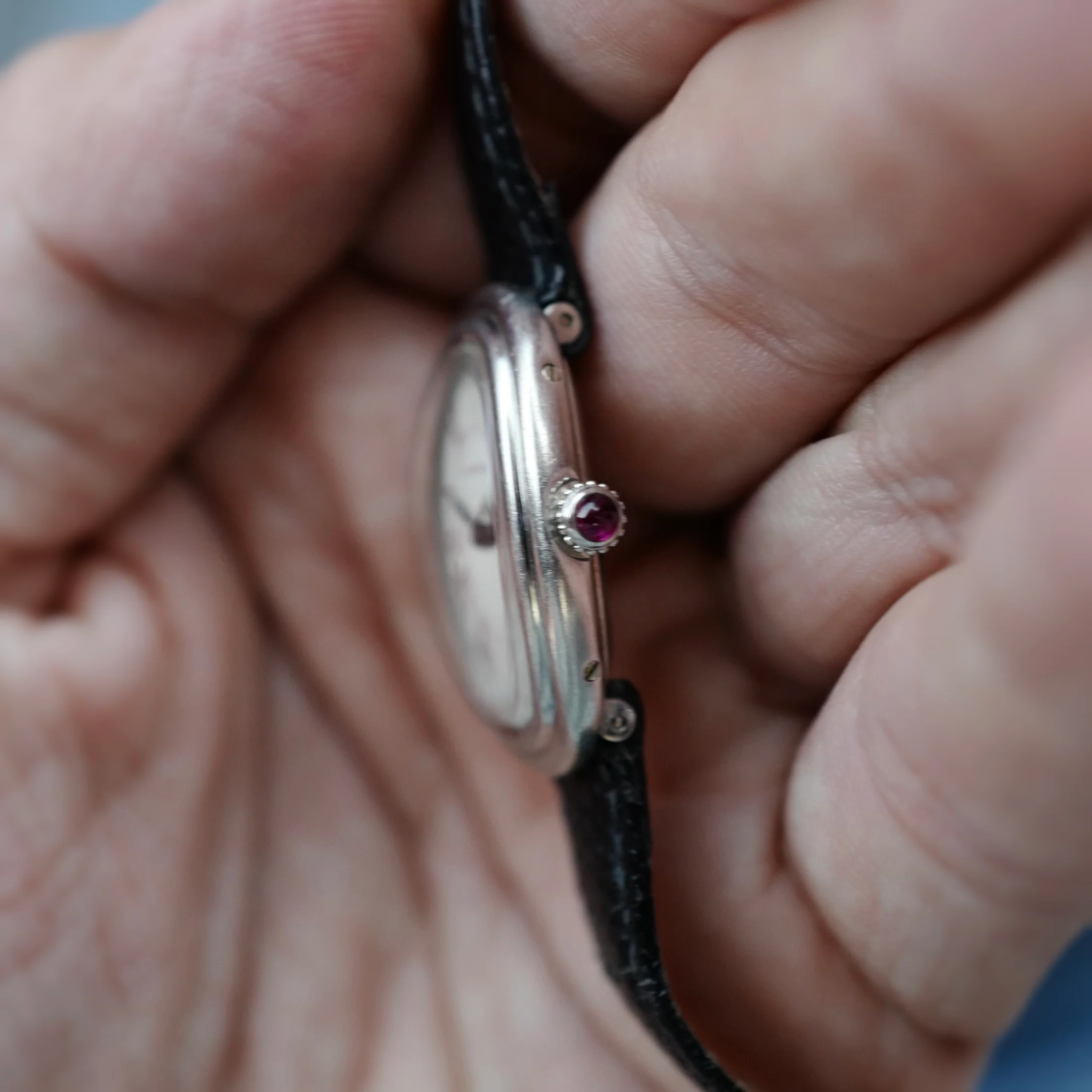 Cartier Platinum Baignoire Ref. 78094, Special Order with Burgundy Numerals, 1980s (New Arrival) - Image 7