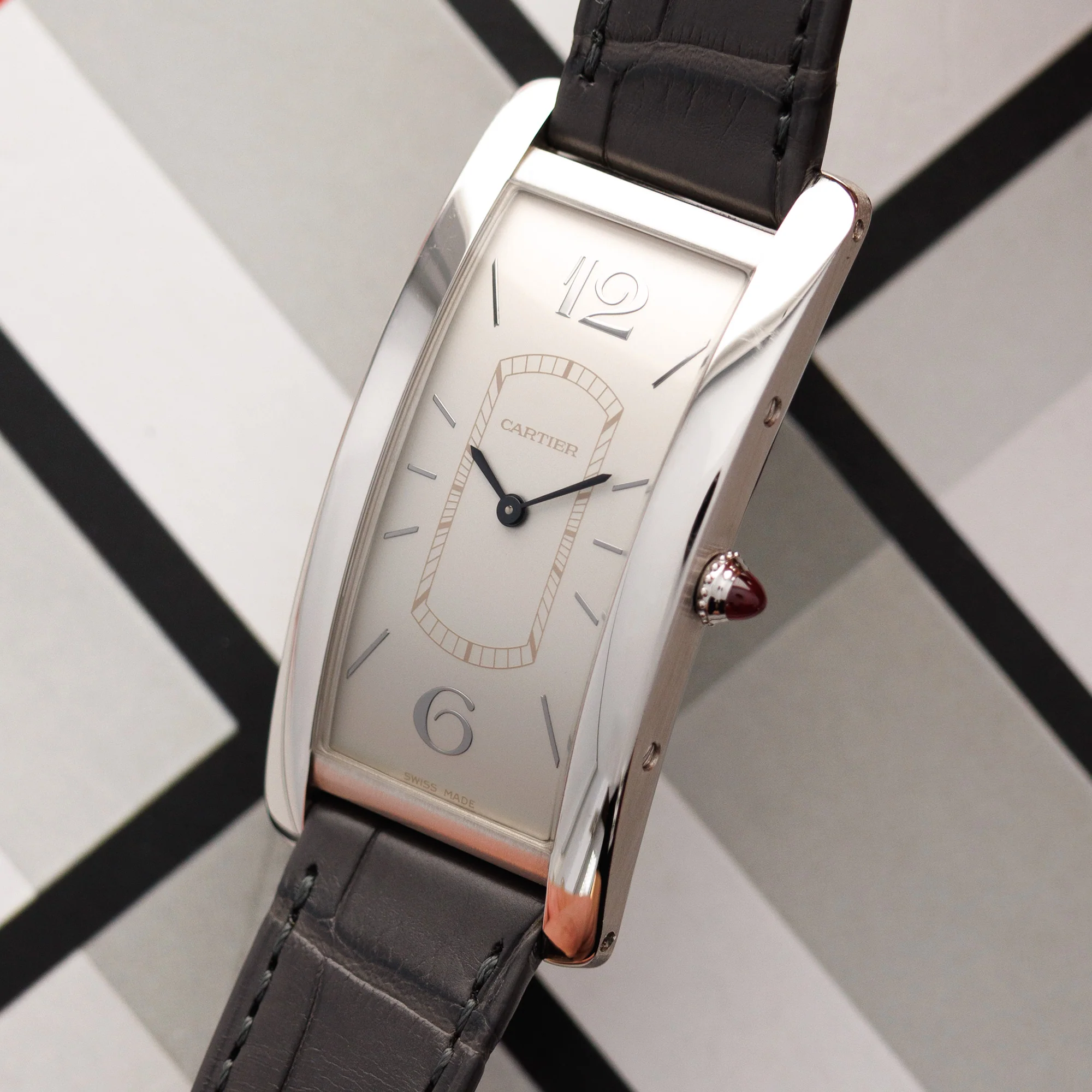 Cartier Platinum Tank Cintree Ref. 4124 - Image 2