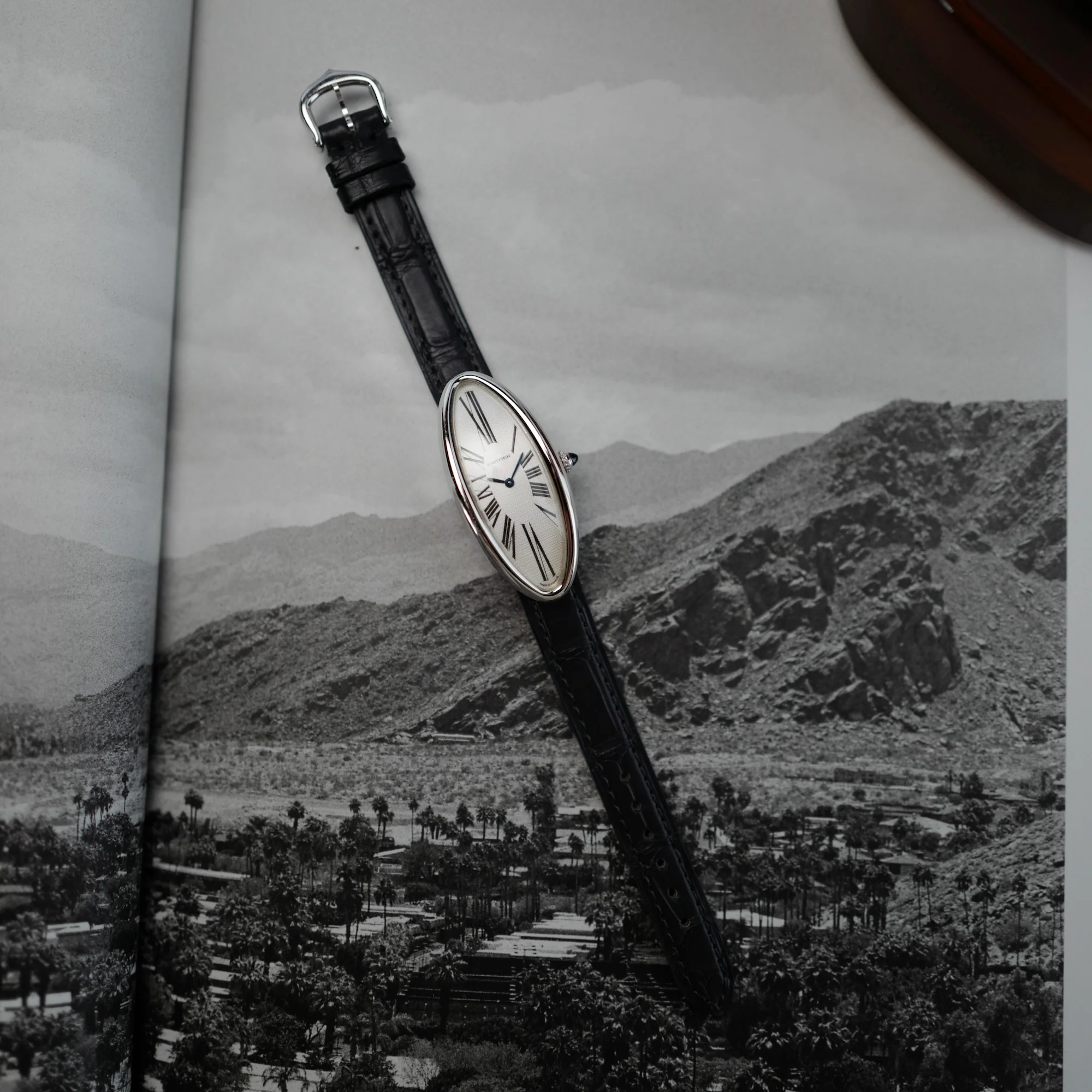 Cartier White Gold Baignoire Allongee Ref. W1532336 - Image 4