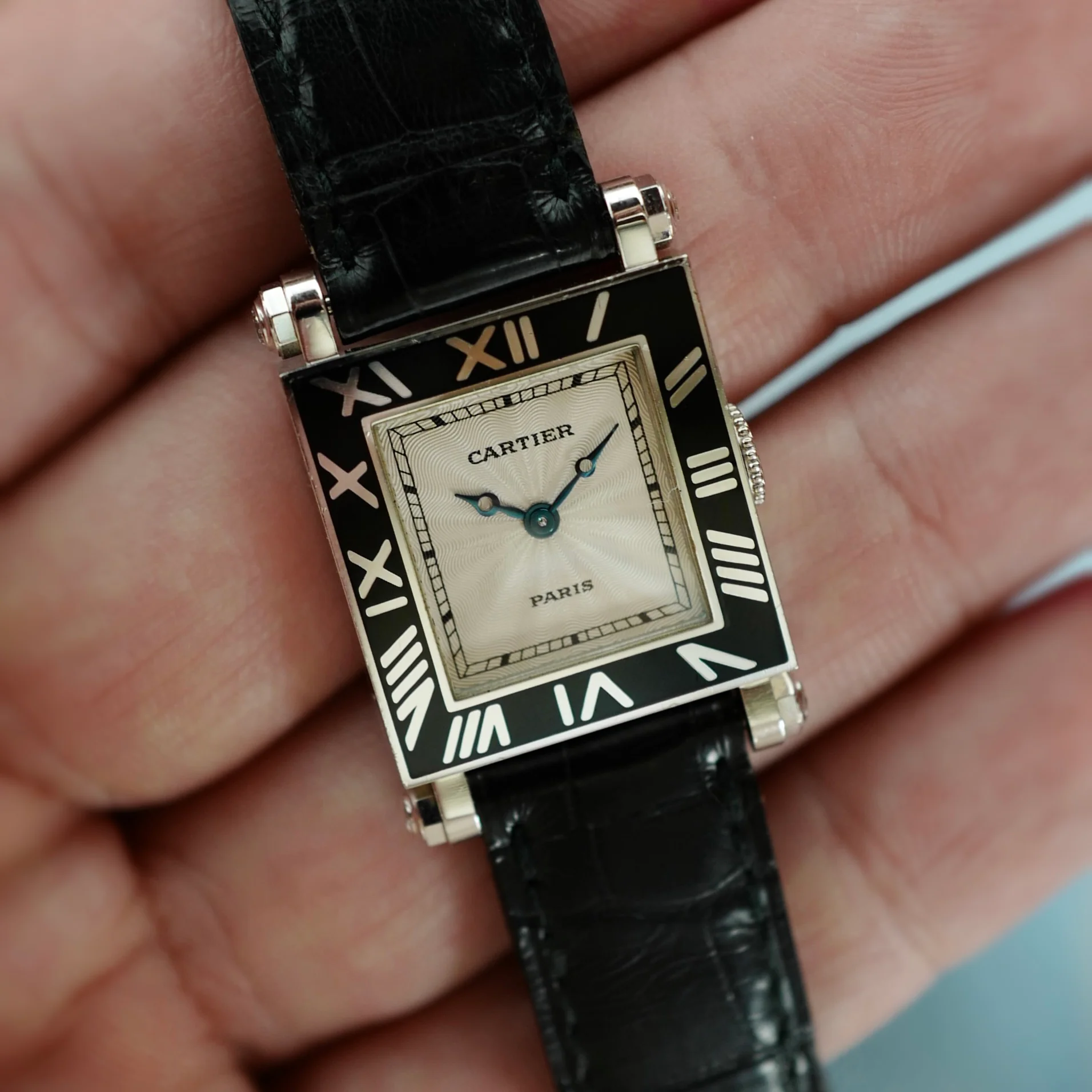Cartier White Gold Rectangulaire a Pattes Vis Armurier Enamel Tank Watch - Image 2
