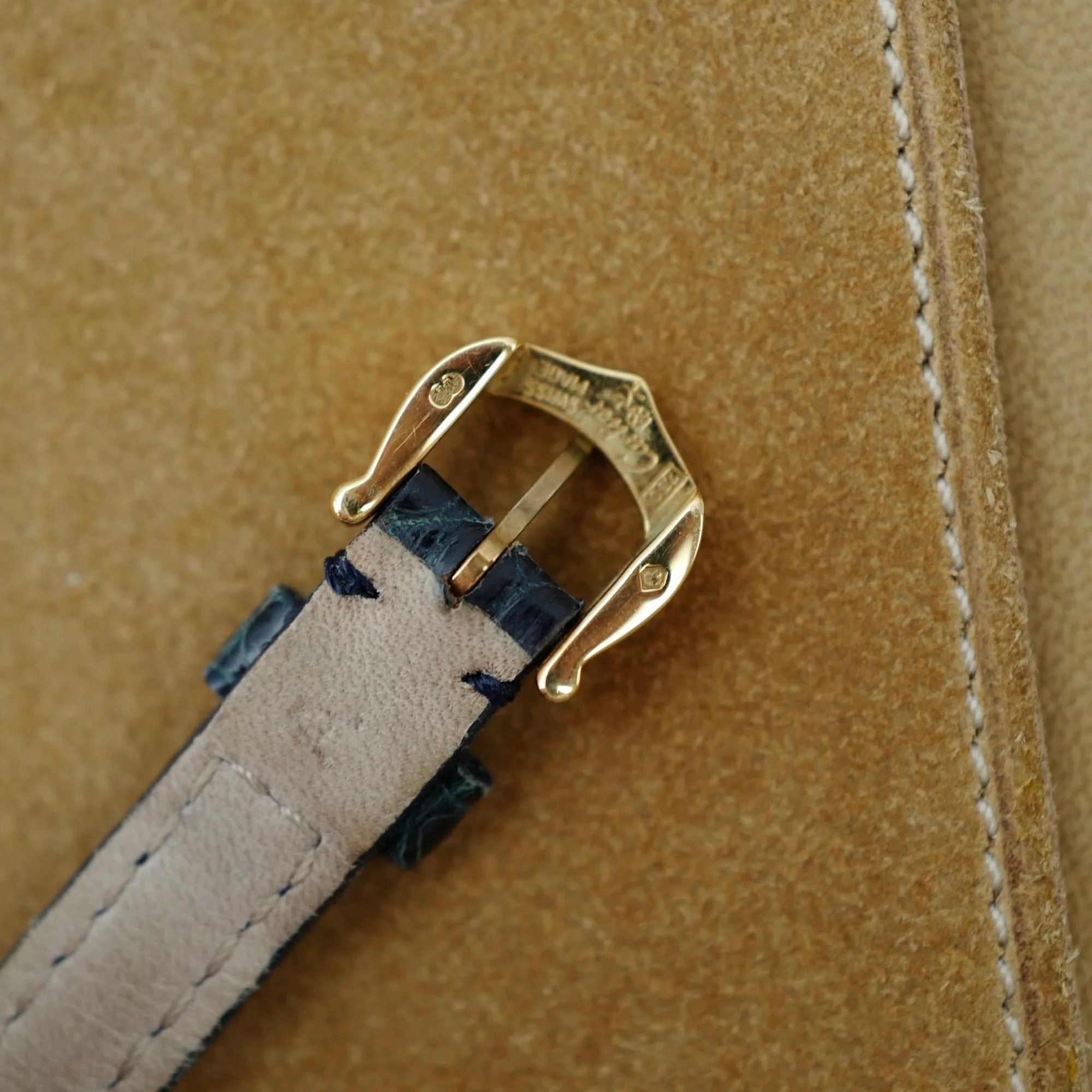 Cartier Yellow Gold Baignoire Mini Ref. W1510956 (New Arrival) - Image 5