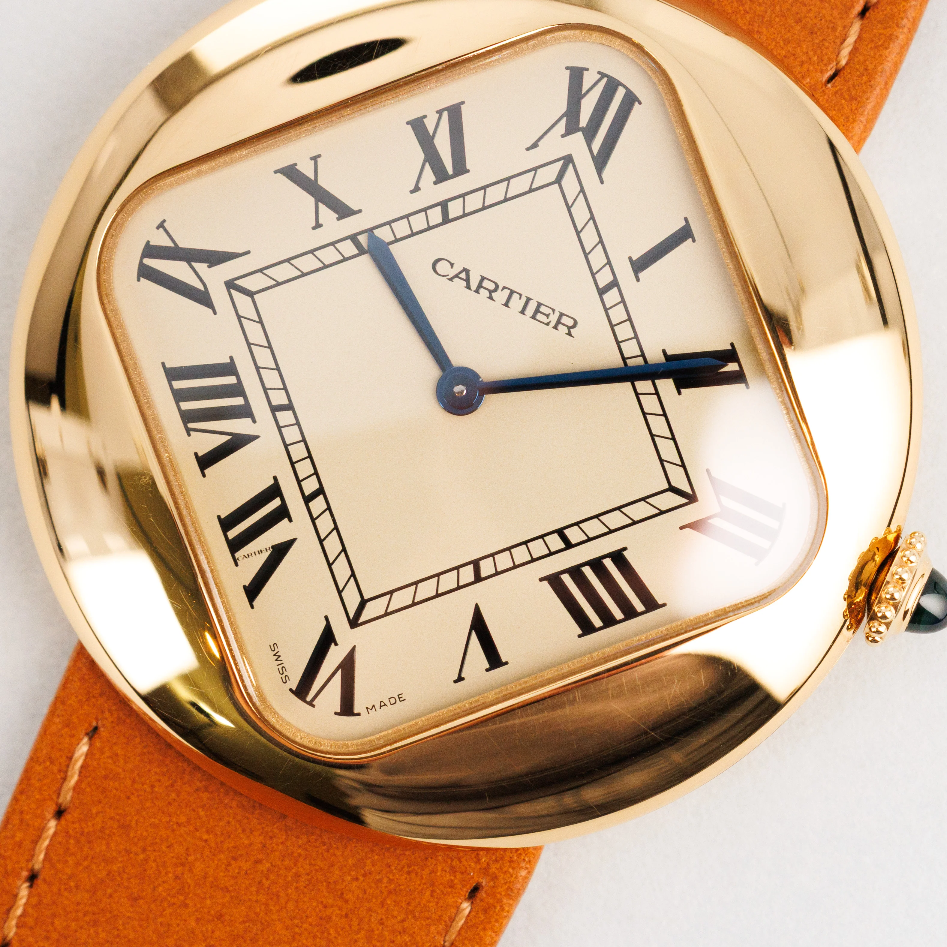Cartier Yellow Gold Pebble Watch Ref. WGPB0003 - Image 2