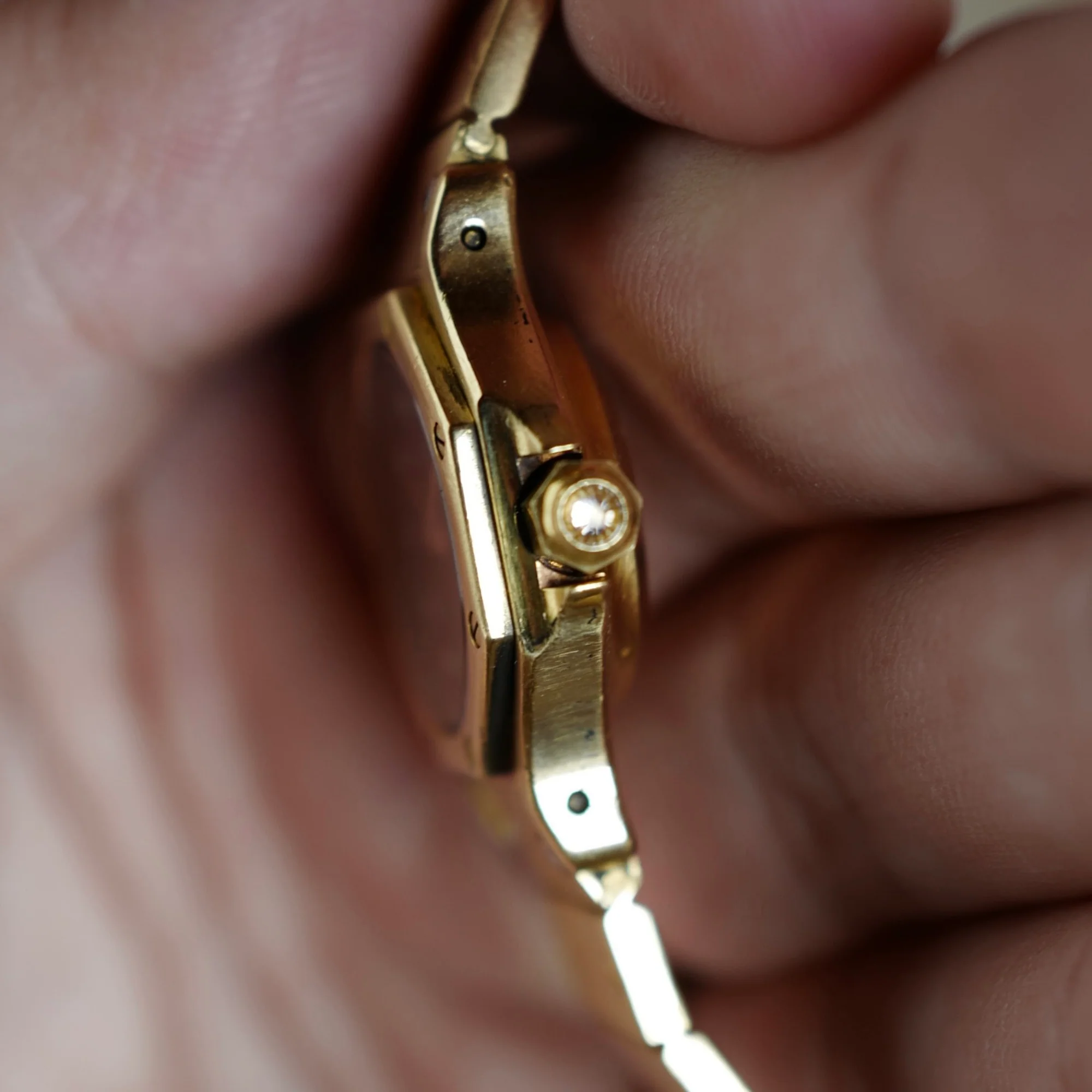 Cartier Yellow Gold Round Santos Ref. 0906 with Red Dial and Diamond Markers - Image 6