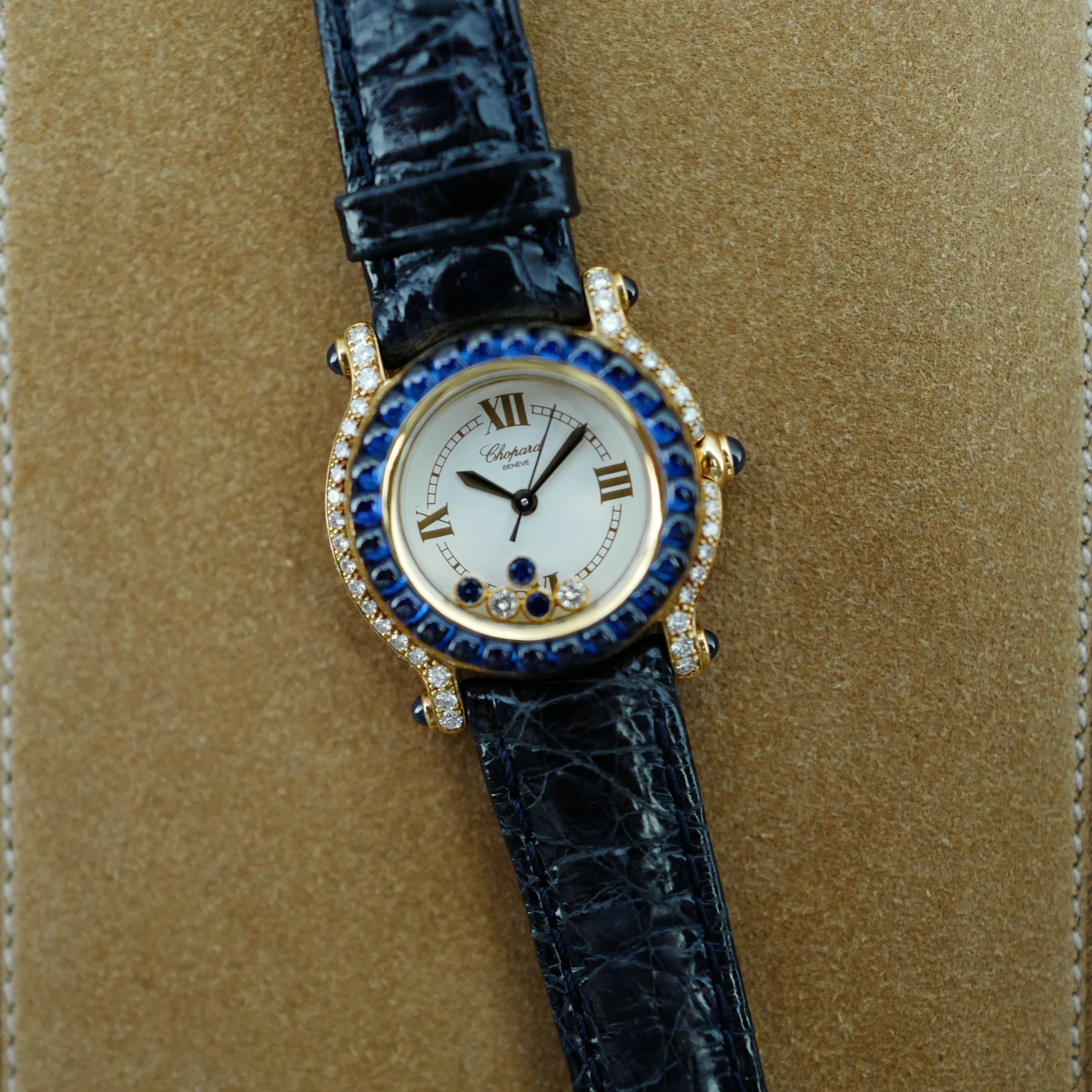 Chopard Yellow Gold Happy Diamonds Sapphire & Diamonds Ref. 27/6258-23 (New Arrival) - Image 3