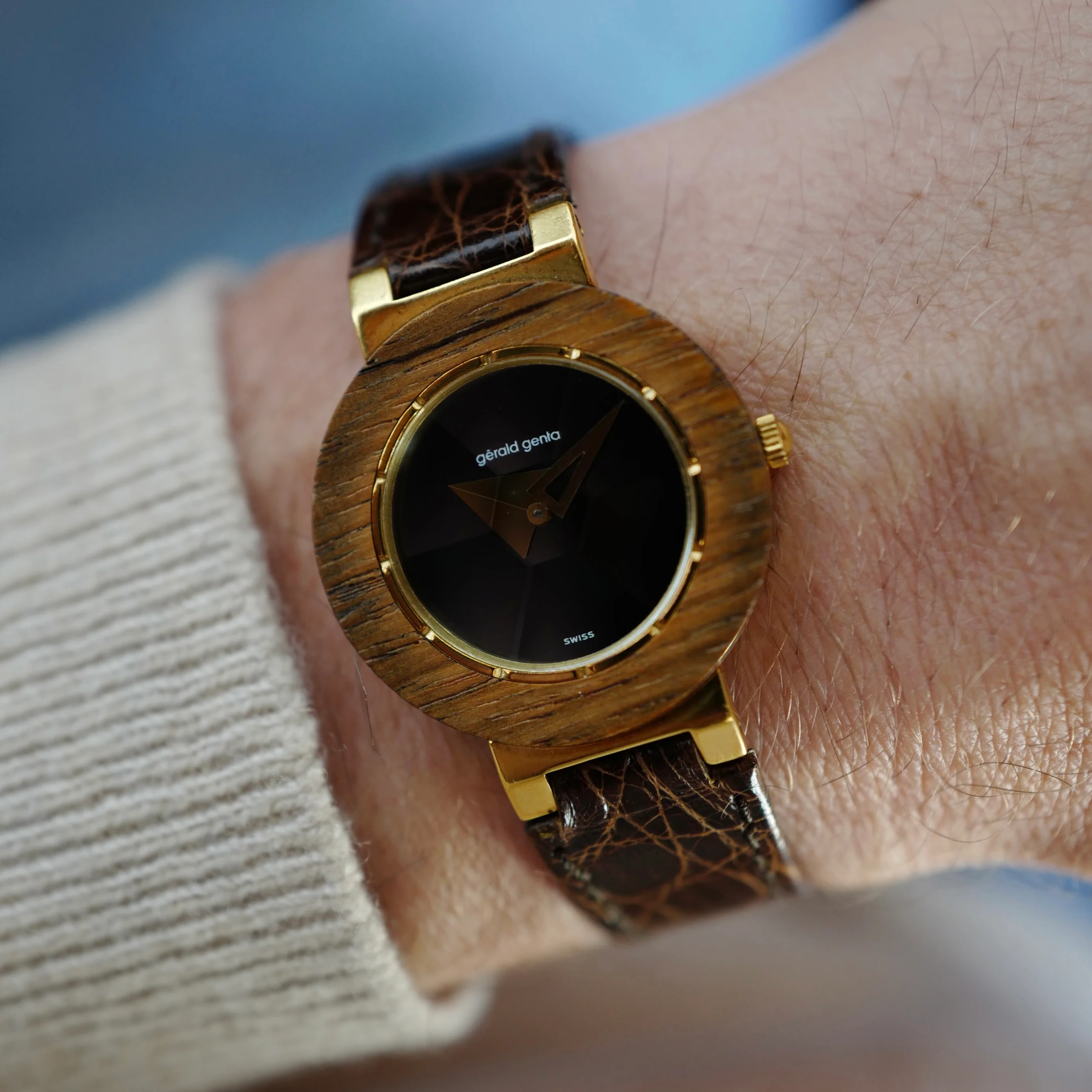 Gerald Genta Yellow Gold and Wood Watch Ref. G 3114.7 (New Arrival) - Image 2