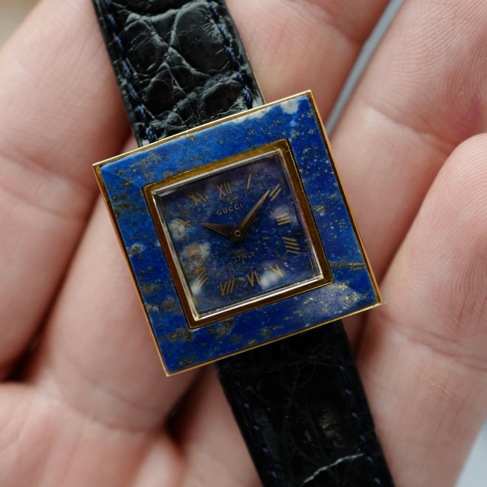 Gucci Yellow Gold and Lapis Square Watch - Image 4