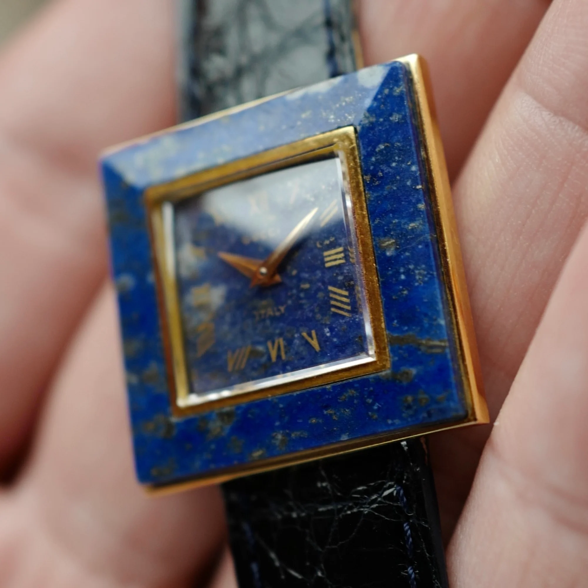 Gucci Yellow Gold and Lapis Square Watch - Image 5
