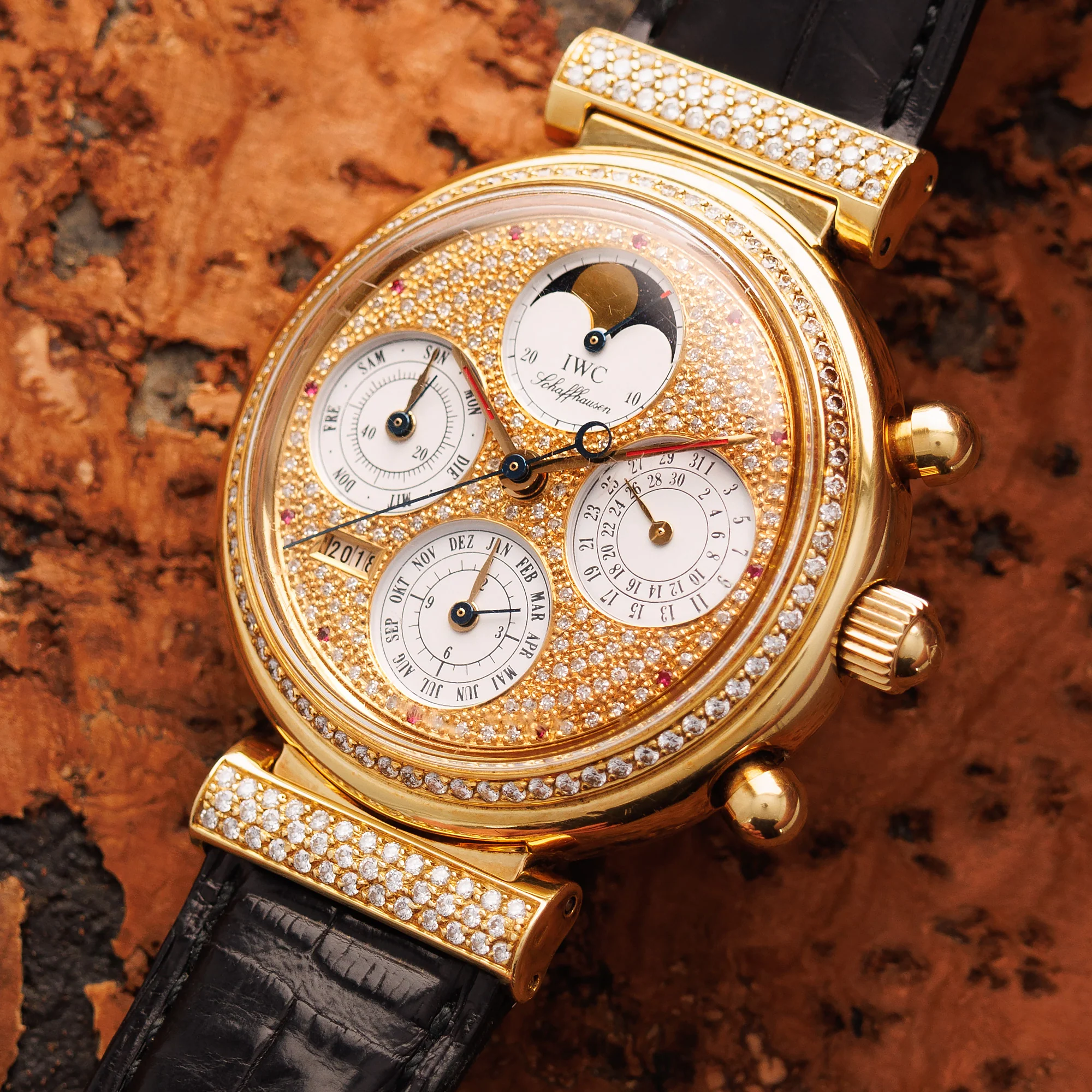 IWC Yellow Gold Perpetual Calendar Chronograph Da Vinci Ref. IW9253-05 - Image 2