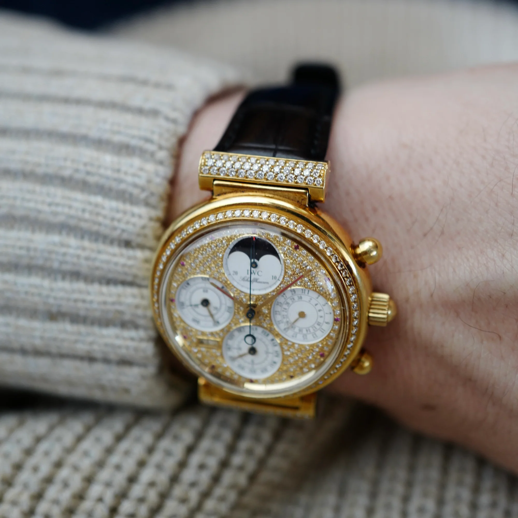 IWC Yellow Gold Perpetual Calendar Chronograph Da Vinci Ref. IW9253-05 - Image 5