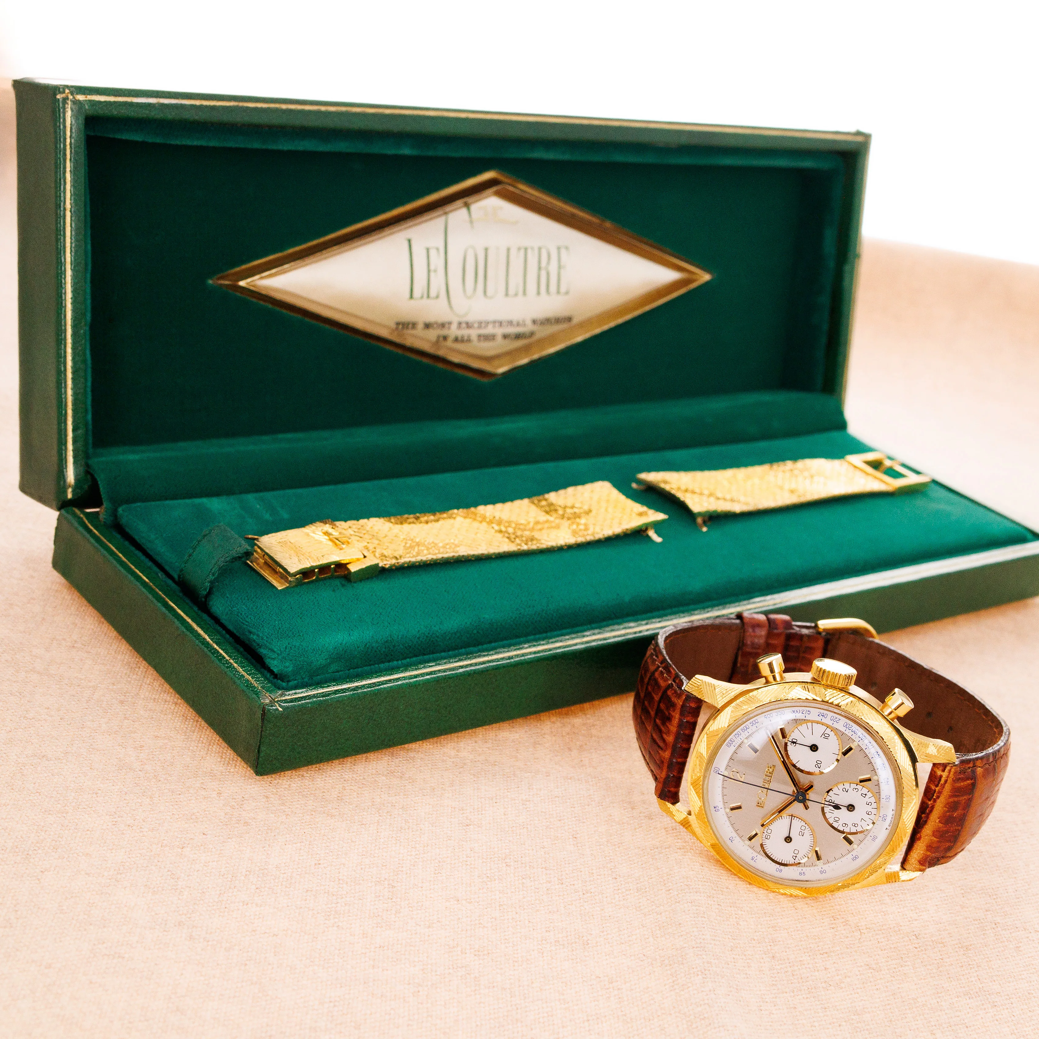 Jaeger LeCoultre Yellow Gold Chronograph Valjoux 72 - Image 4