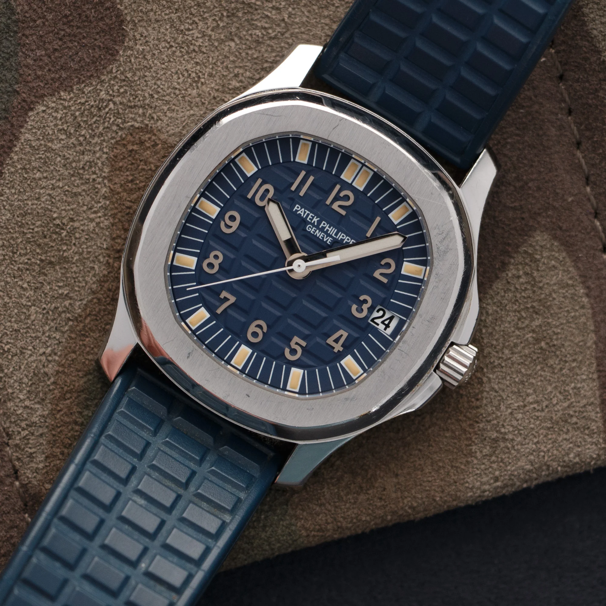 Patek Philippe Aquanaut Blue Dial Watch Ref. 5066, Made for the Japanese Market - Image 2