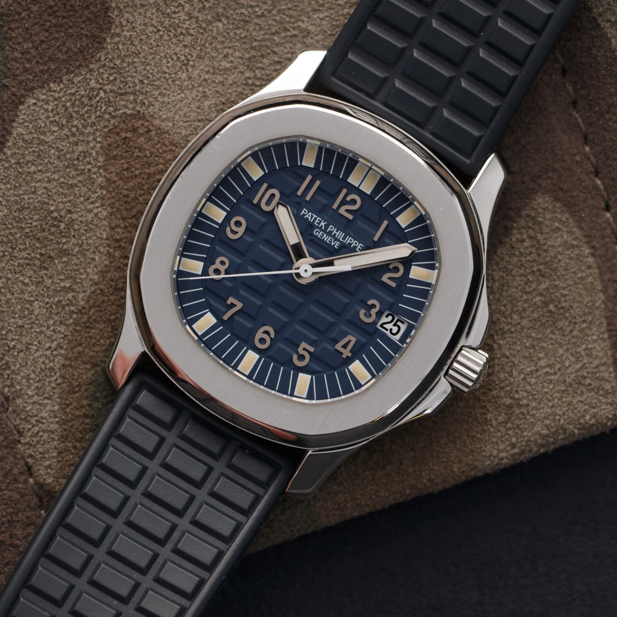 Patek Philippe Aquanaut Blue Dial Watch Ref. 5066, Made for the Japanese Market - Image 2