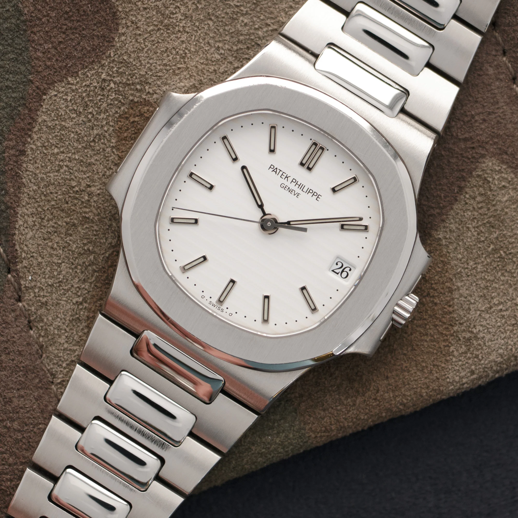 Patek Philippe Nautilus Automatic Watch Ref. 3800 - Image 2