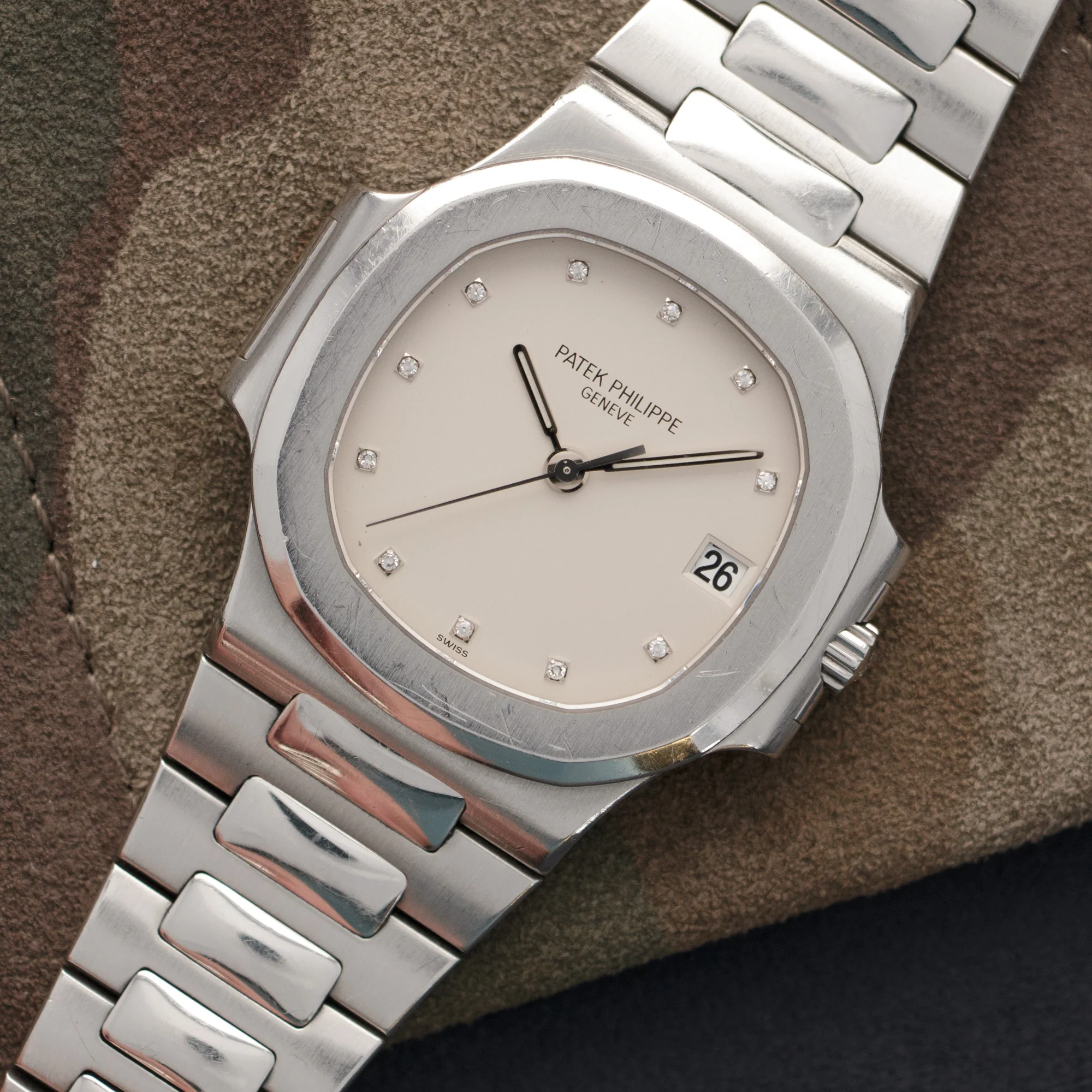 Patek Philippe Nautilus Automatic Watch Ref. 3800 - Image 2