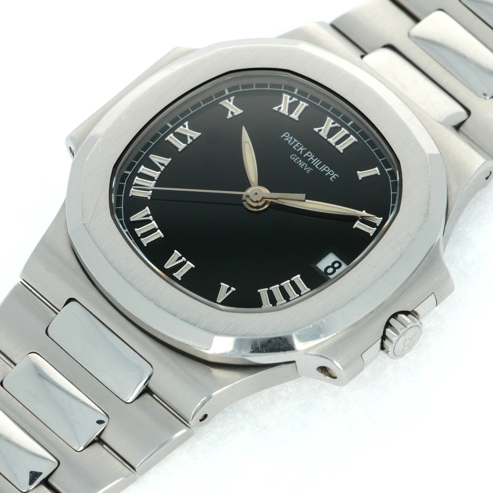 Patek Philippe Nautilus Ref. 3800 with Black Roman Numeral Dial - Image 4