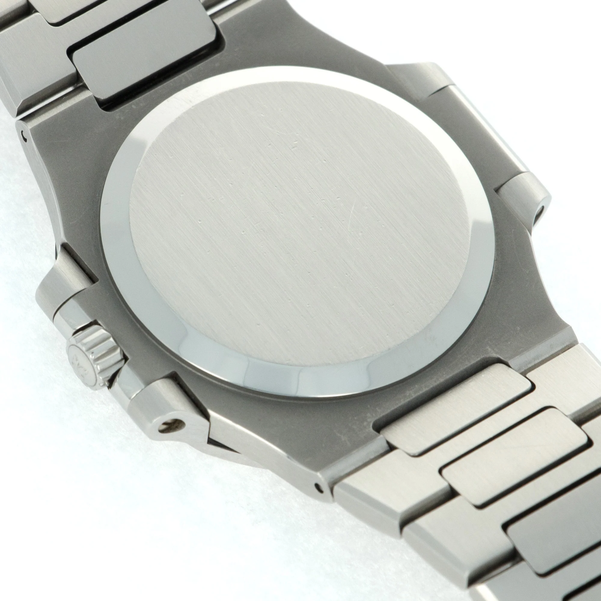 Patek Philippe Nautilus Ref. 3800 with Black Roman Numeral Dial - Image 5