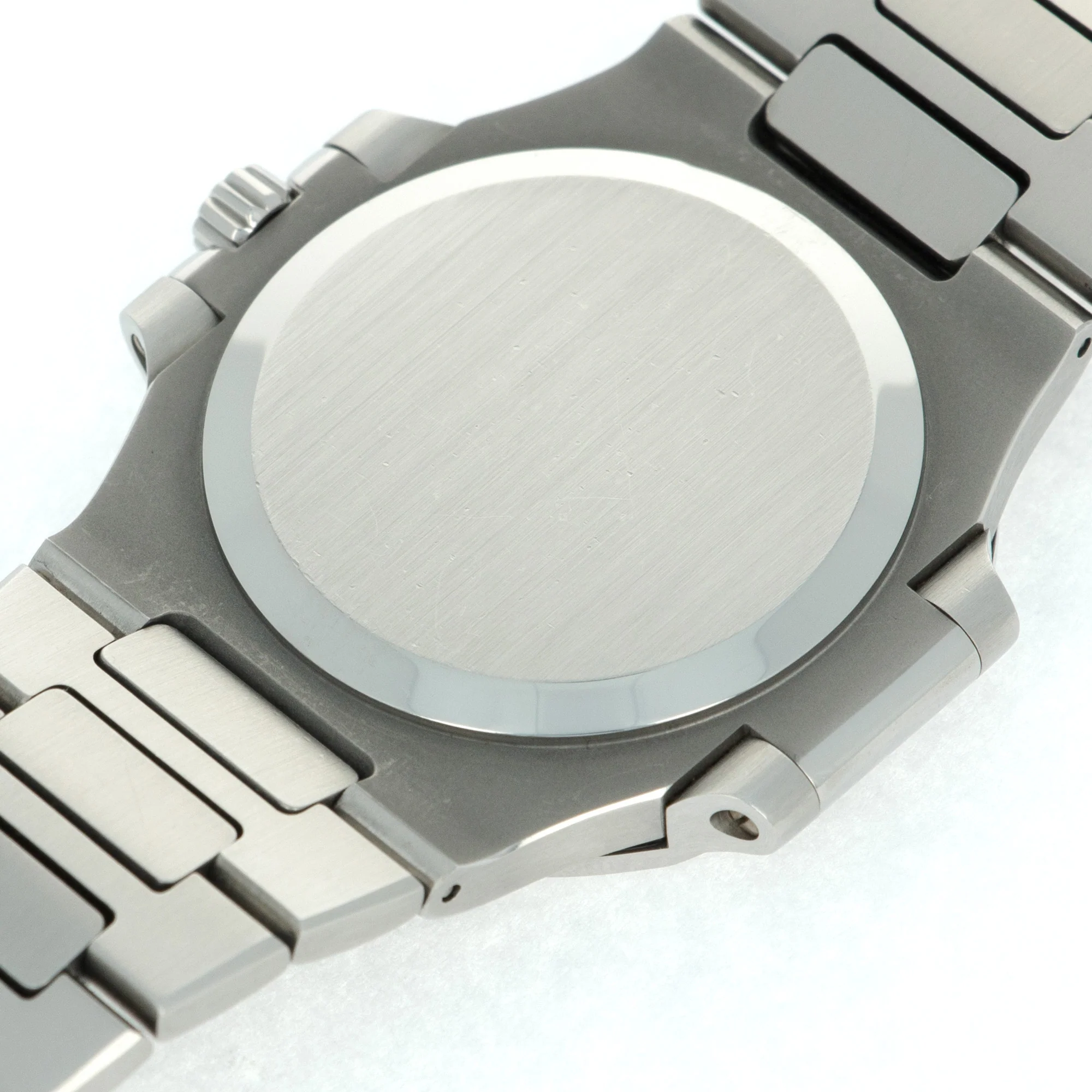 Patek Philippe Nautilus Ref. 3800 with Black Roman Numeral Dial - Image 6