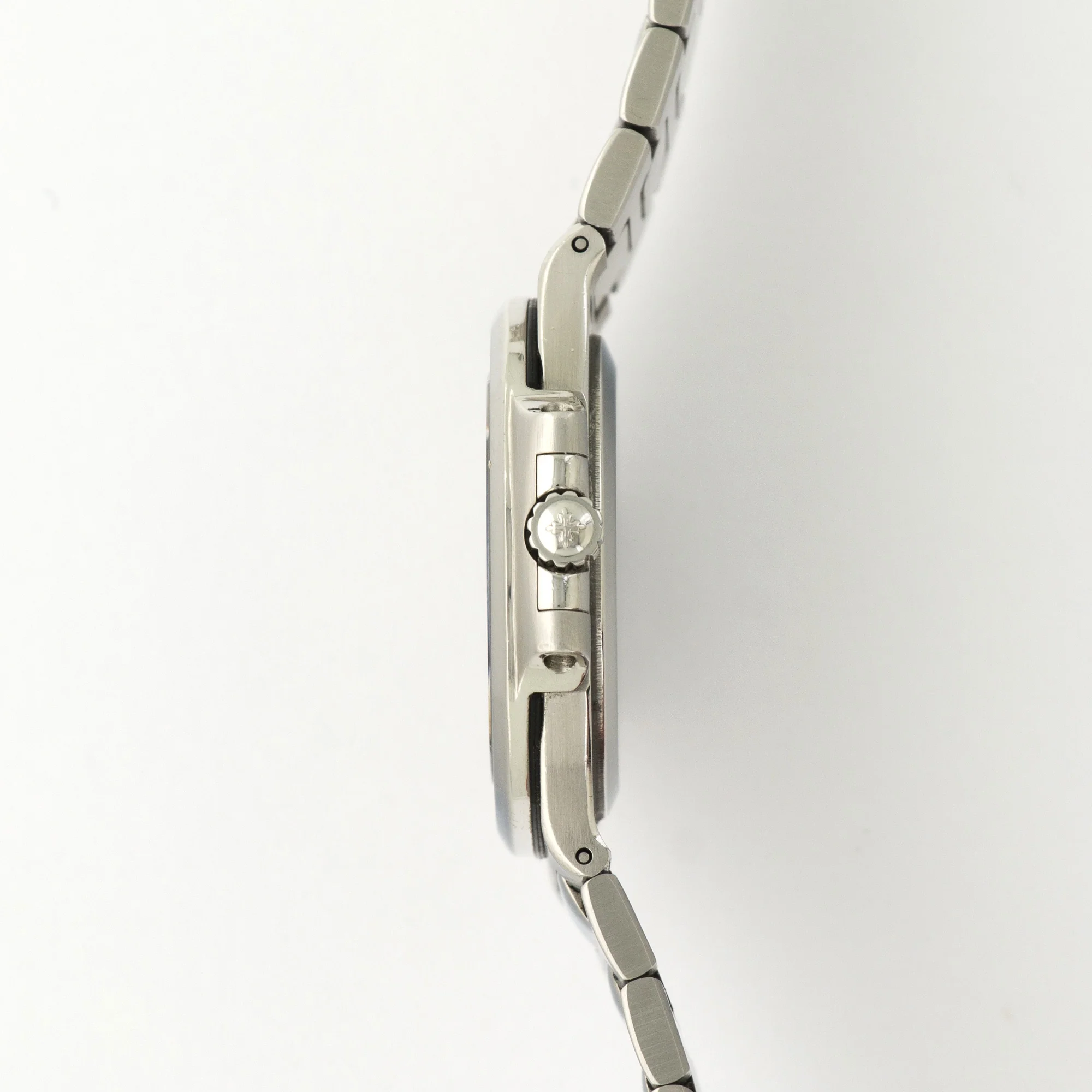 Patek Philippe Nautilus Watch Ref. 3800 - Image 3