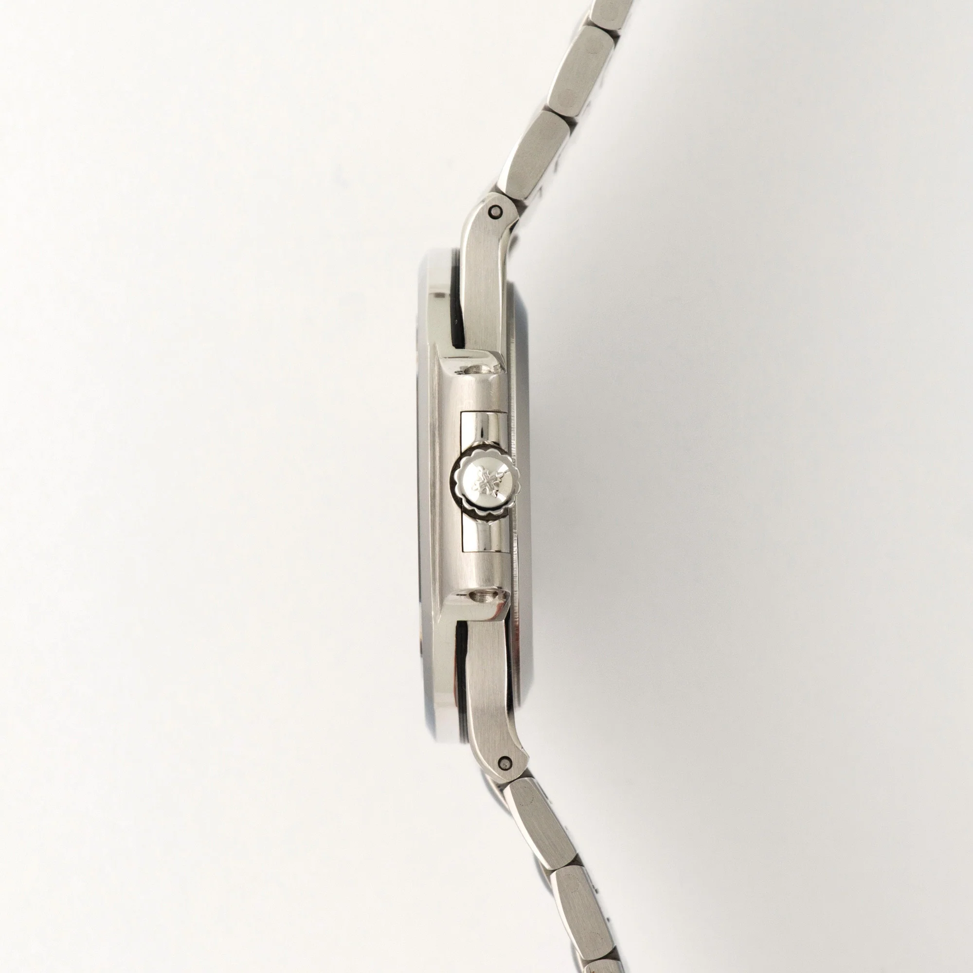 Patek Philippe Nautilus Watch Ref. 3800 - Image 3