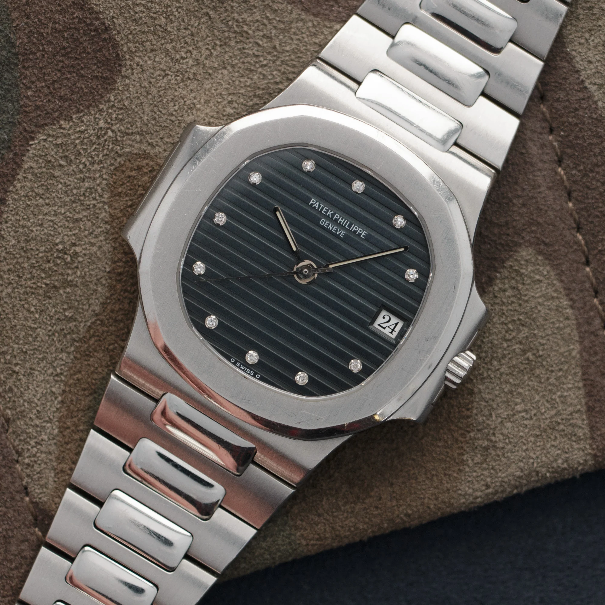 Patek Philippe Nautlus Automatic Watch Ref. 3800 - Image 2