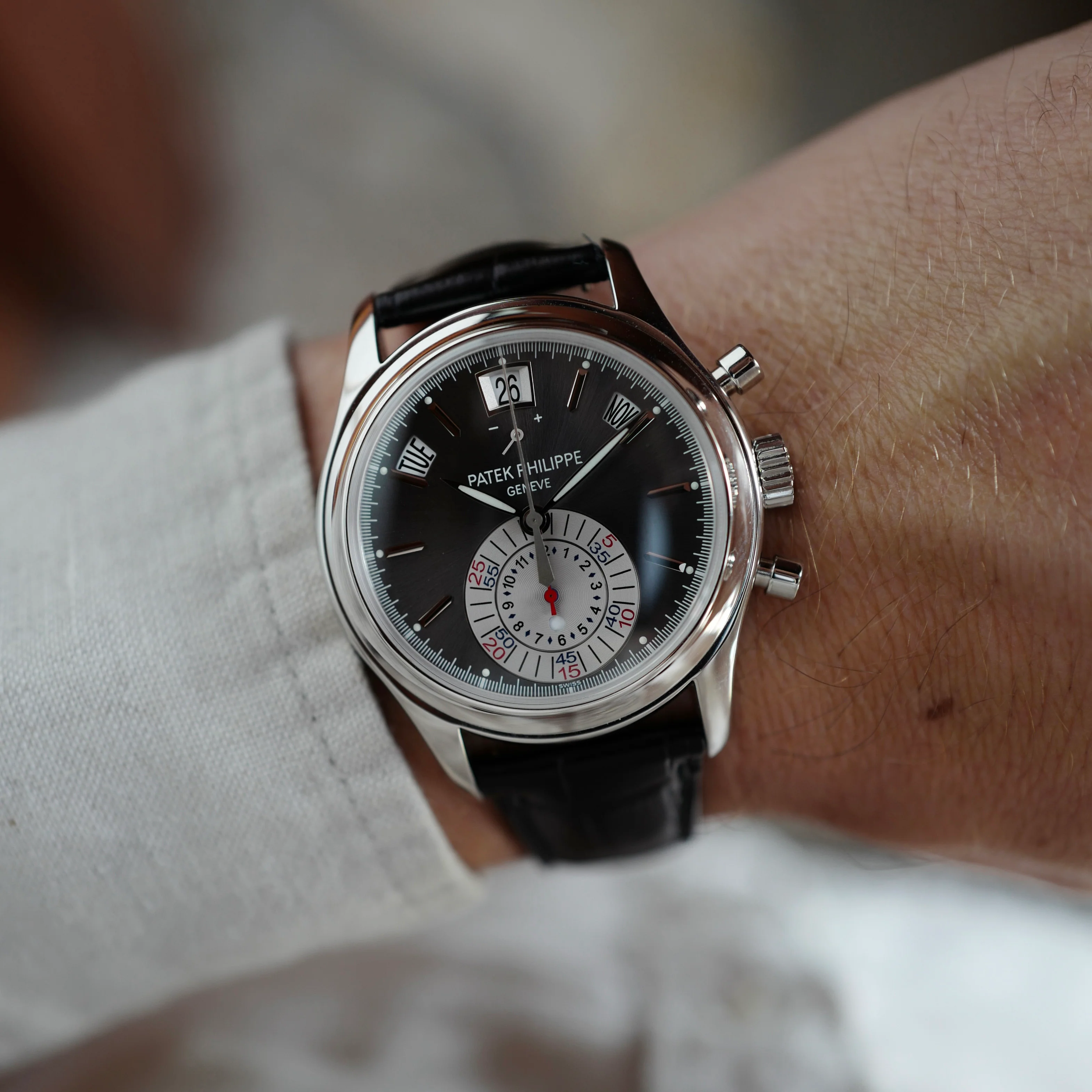 Patek Philippe Platinum Annual Calendar Chronograph Ref. 5960 - Image 5