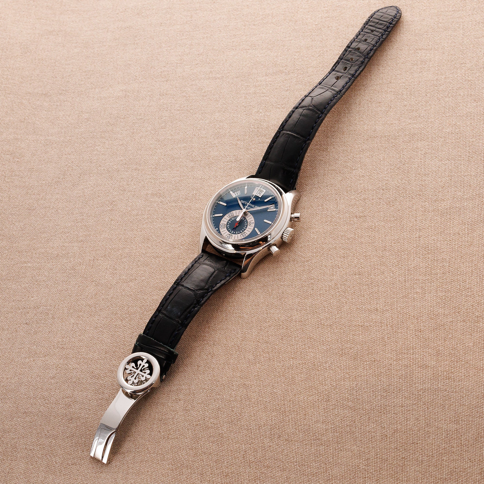 Patek Philippe Platinum Chronograph Watch Ref. 5960 with Box and Papers - Image 4