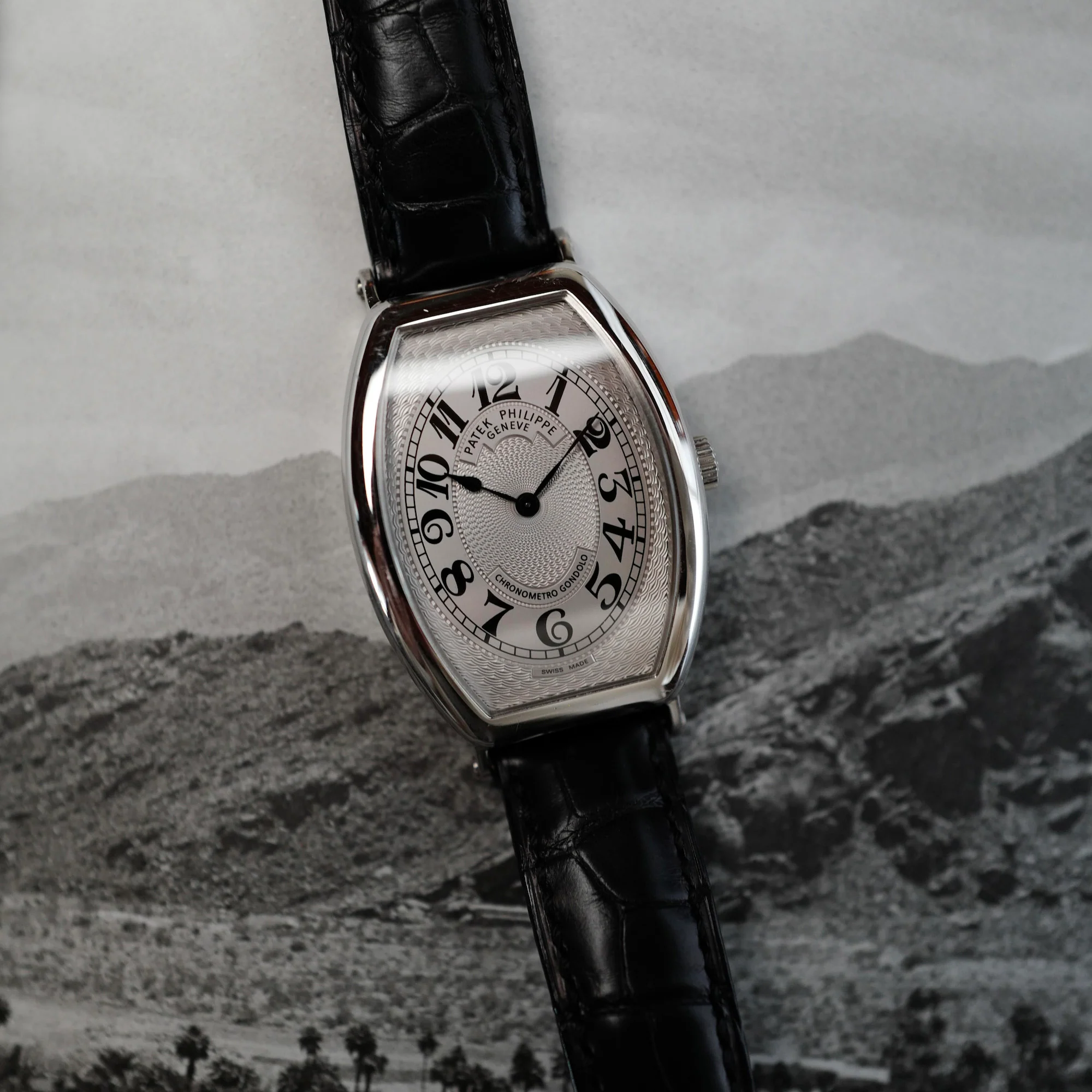 Patek Philippe Platinum Gondolo Ref. 5098 - Image 3