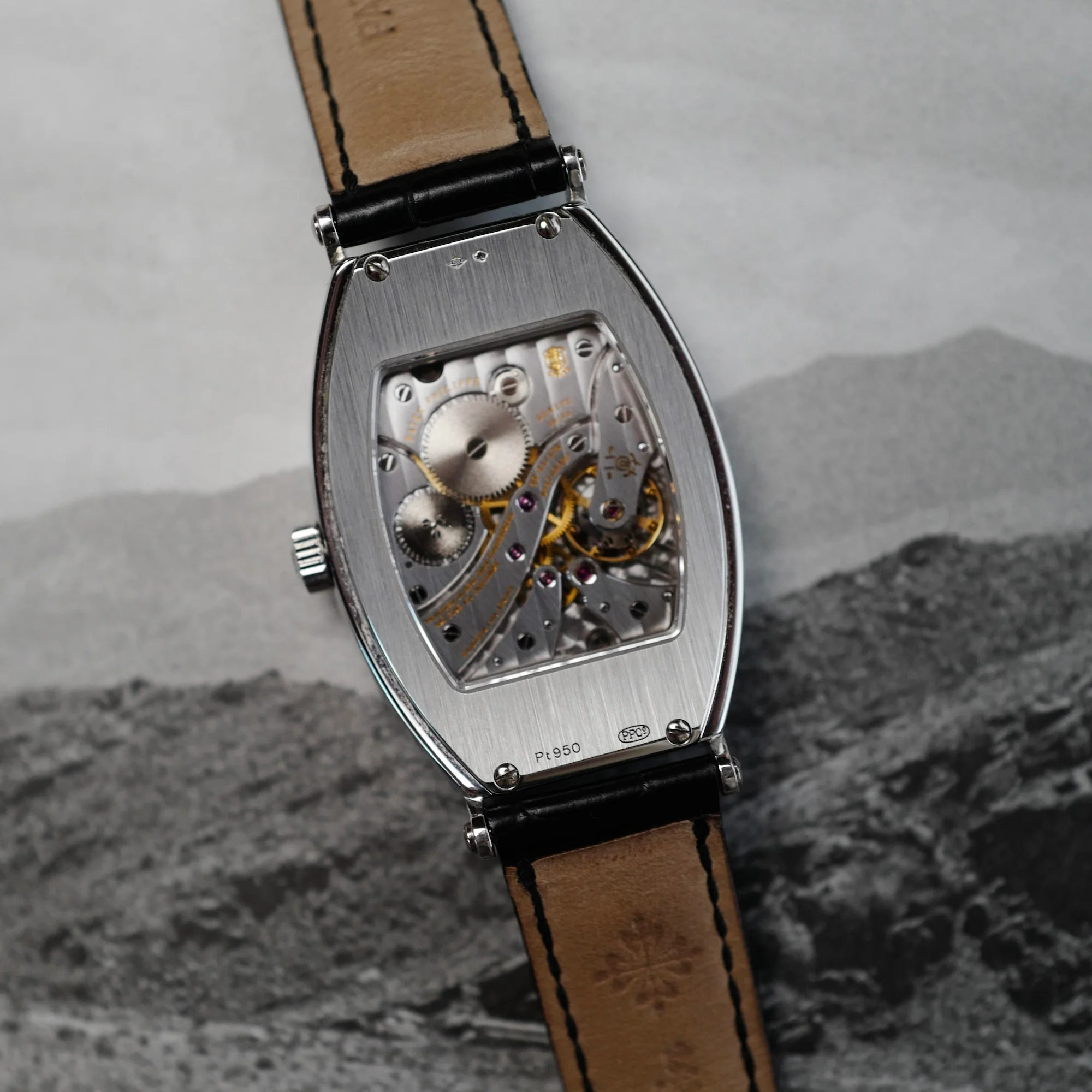 Patek Philippe Platinum Gondolo Ref. 5098 - Image 6