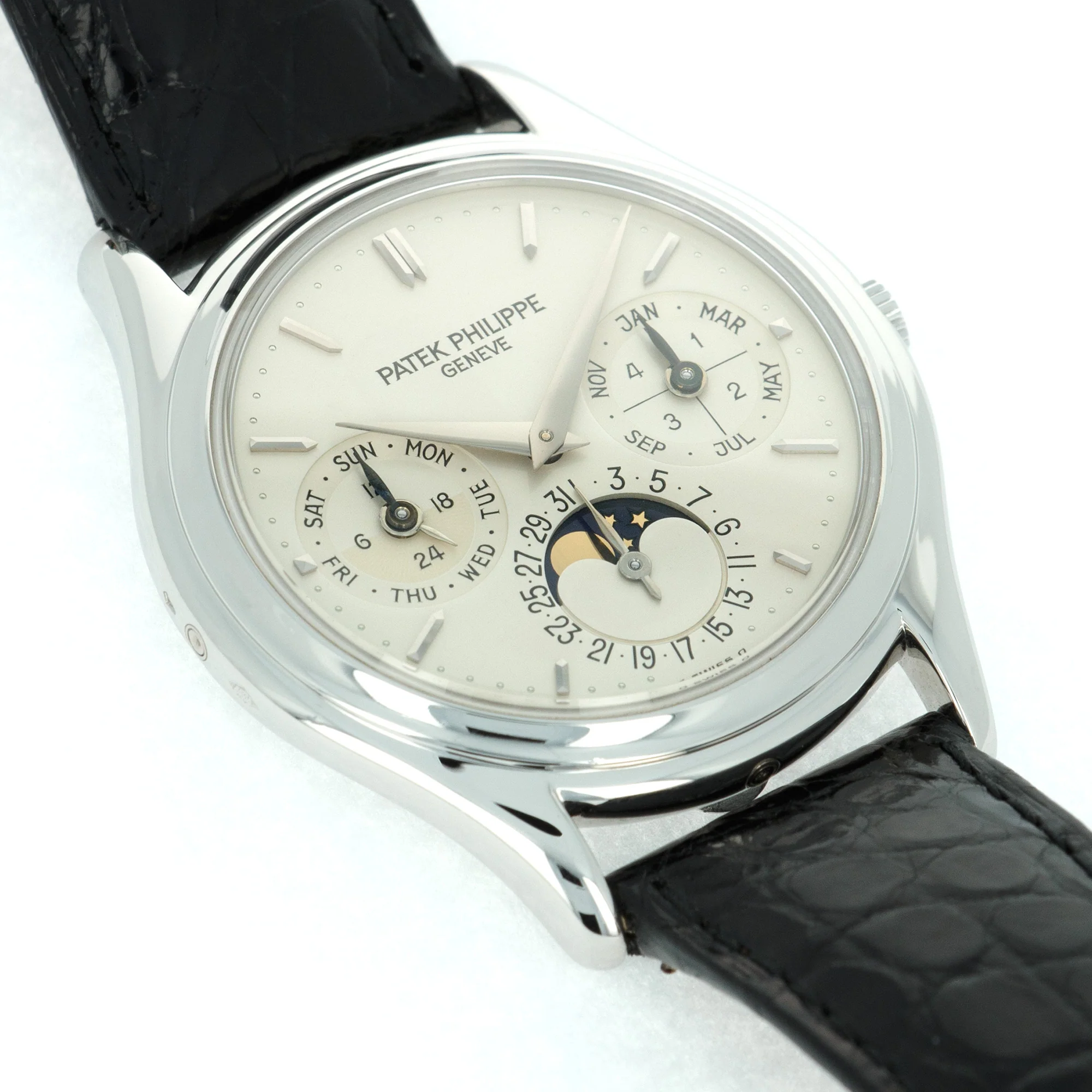 Patek Philippe Platinum Perpetual Calendar Ref. 3940P with Original Warranty Paper - Image 4