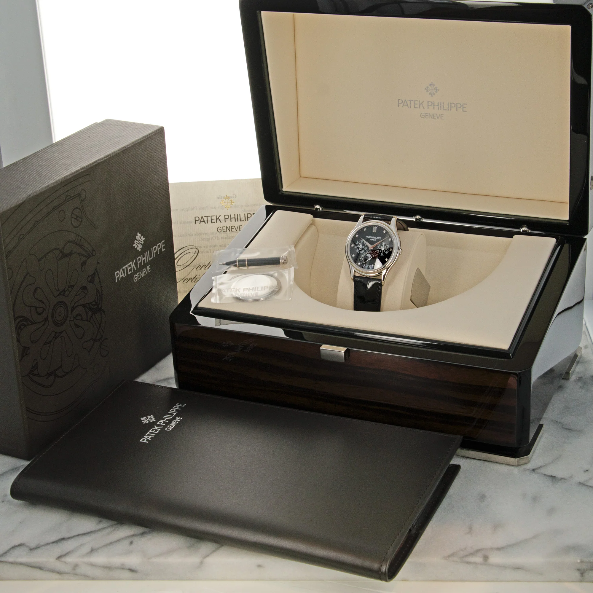 Patek Philippe Platinum Perpetual Calendar Watch Ref. 5140 - Image 4