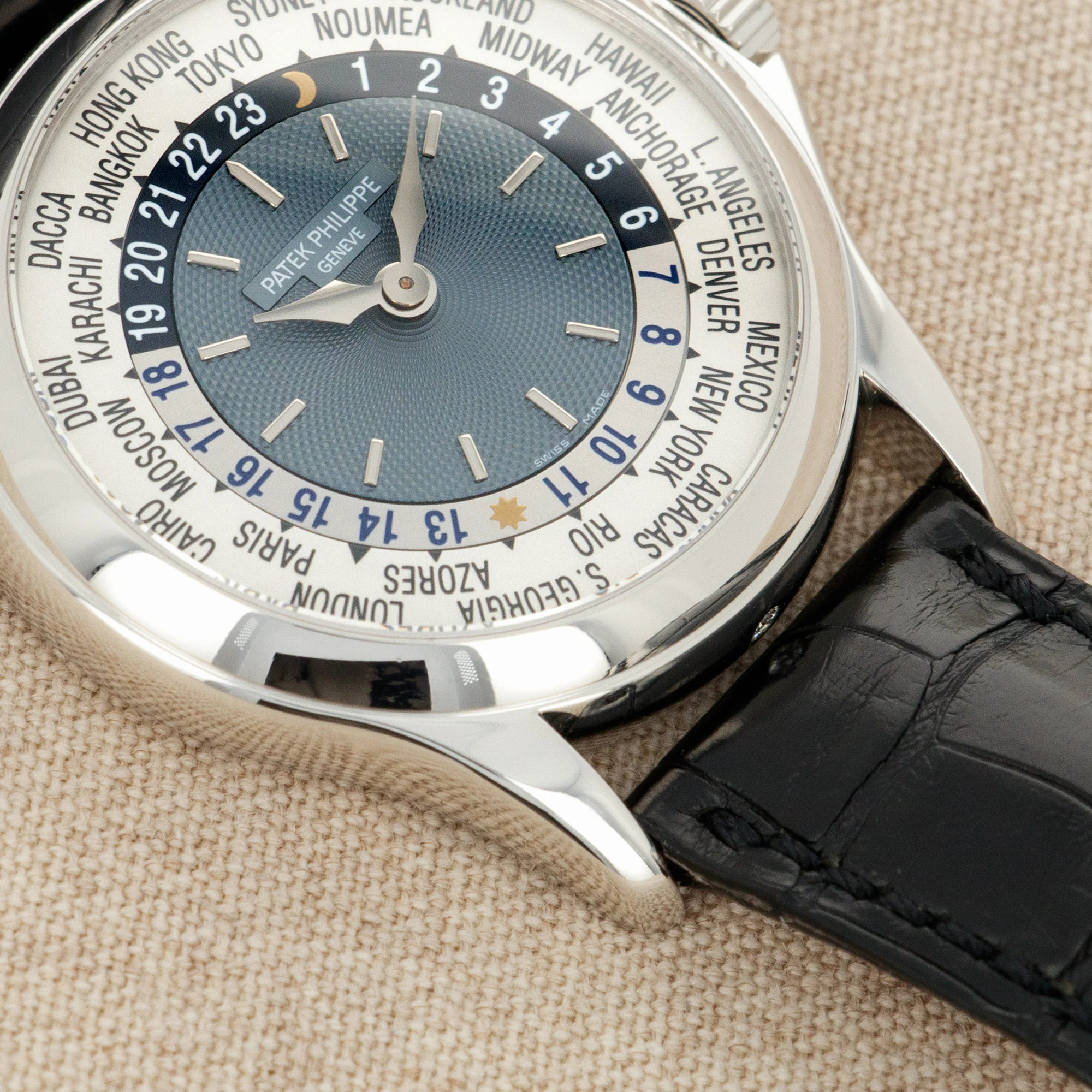 Patek Philippe Platinum World Time Watch Ref. 5110 - Image 3