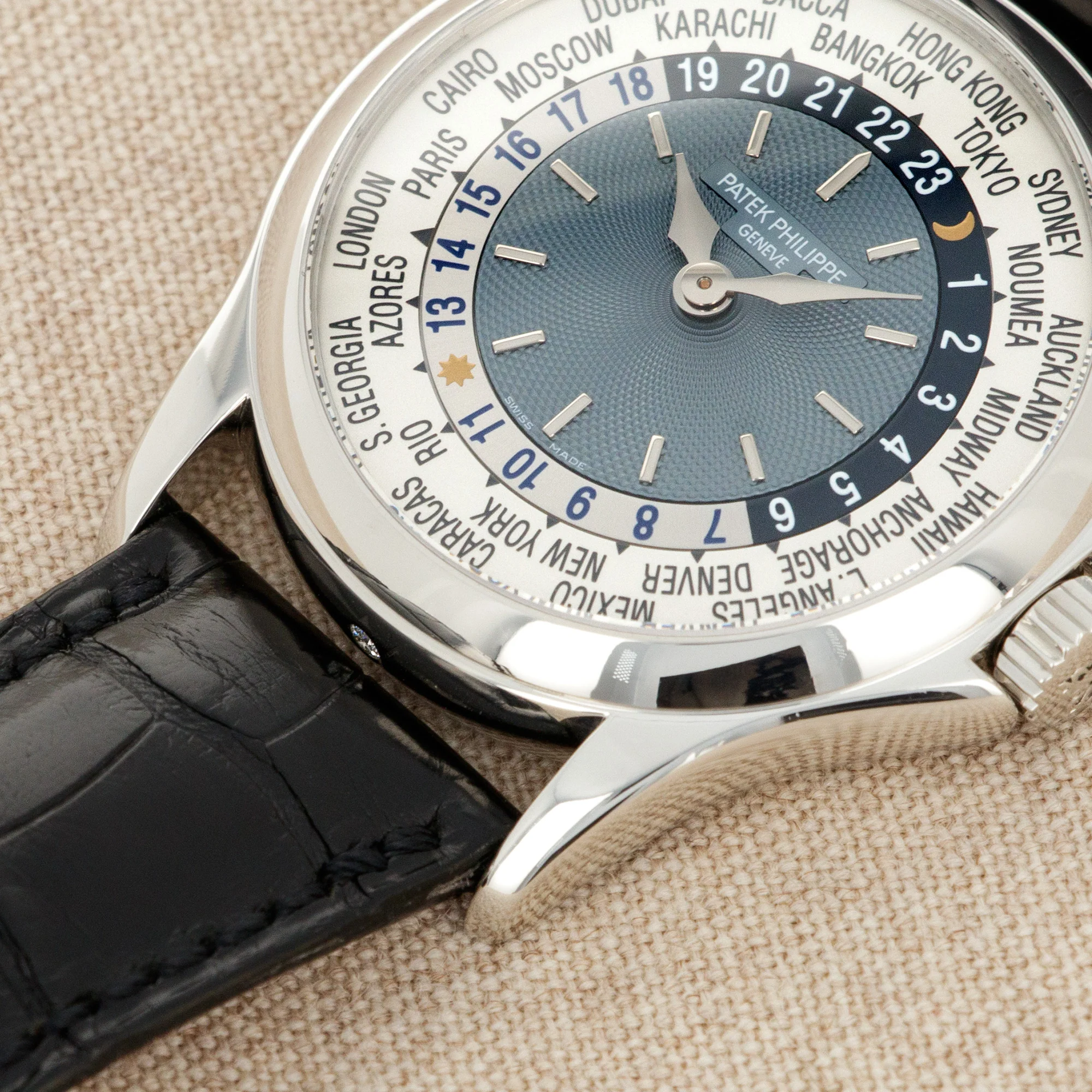 Patek Philippe Platinum World Time Watch Ref. 5110 - Image 4