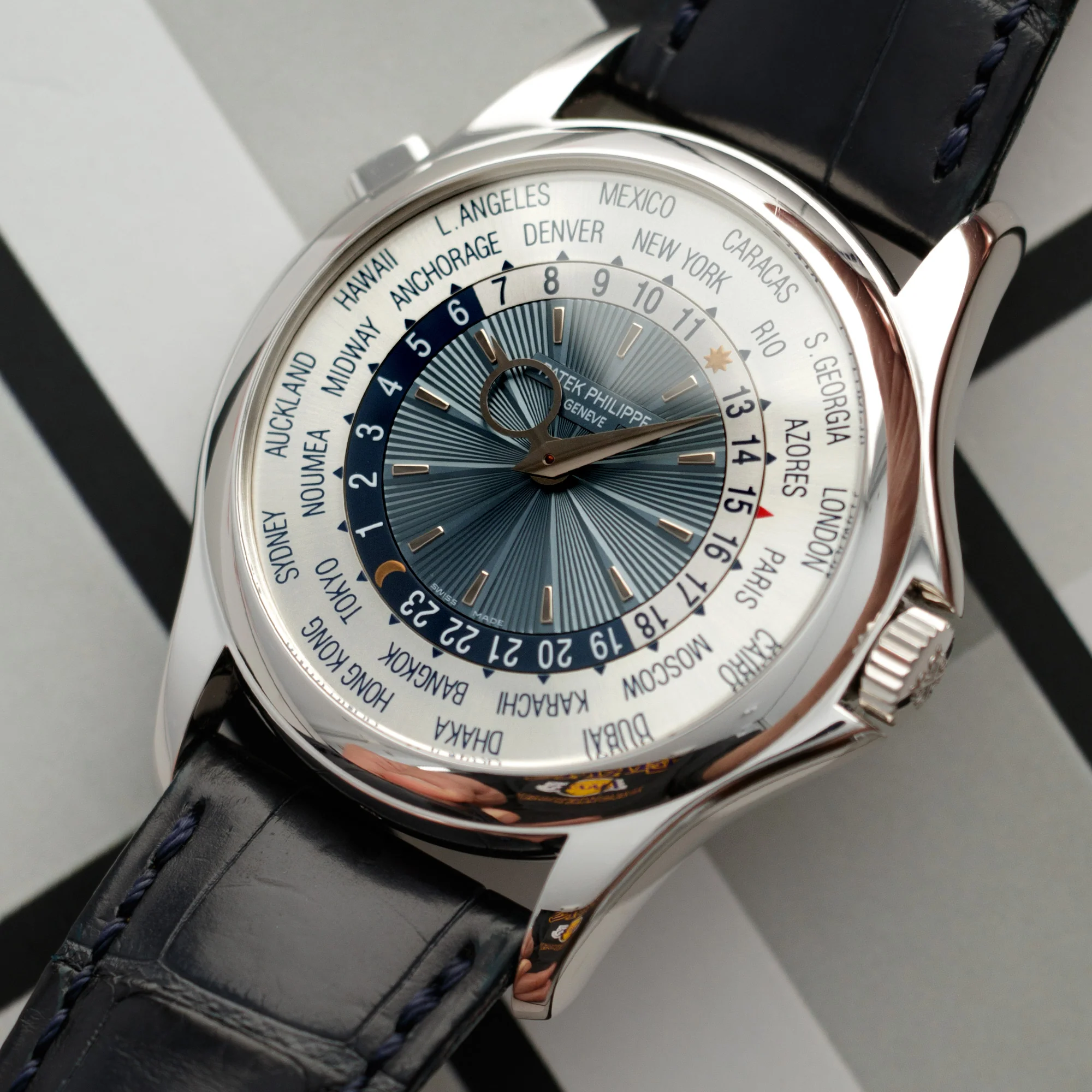 Patek Philippe Platinum World Time Watch Ref. 5130 - Image 2