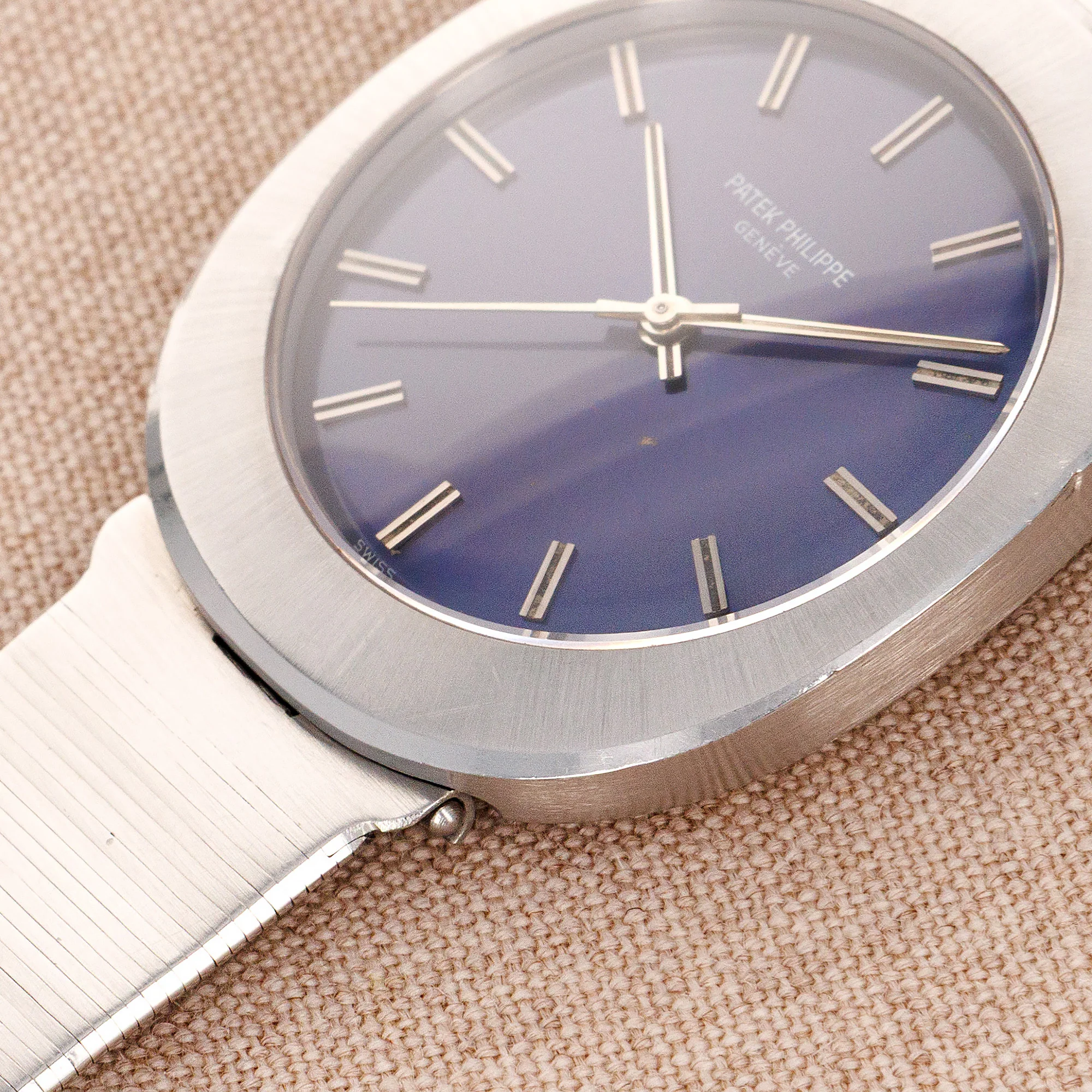 Patek Philippe Steel Automatic Backwind UFO Watch Ref. 3580 - Image 3
