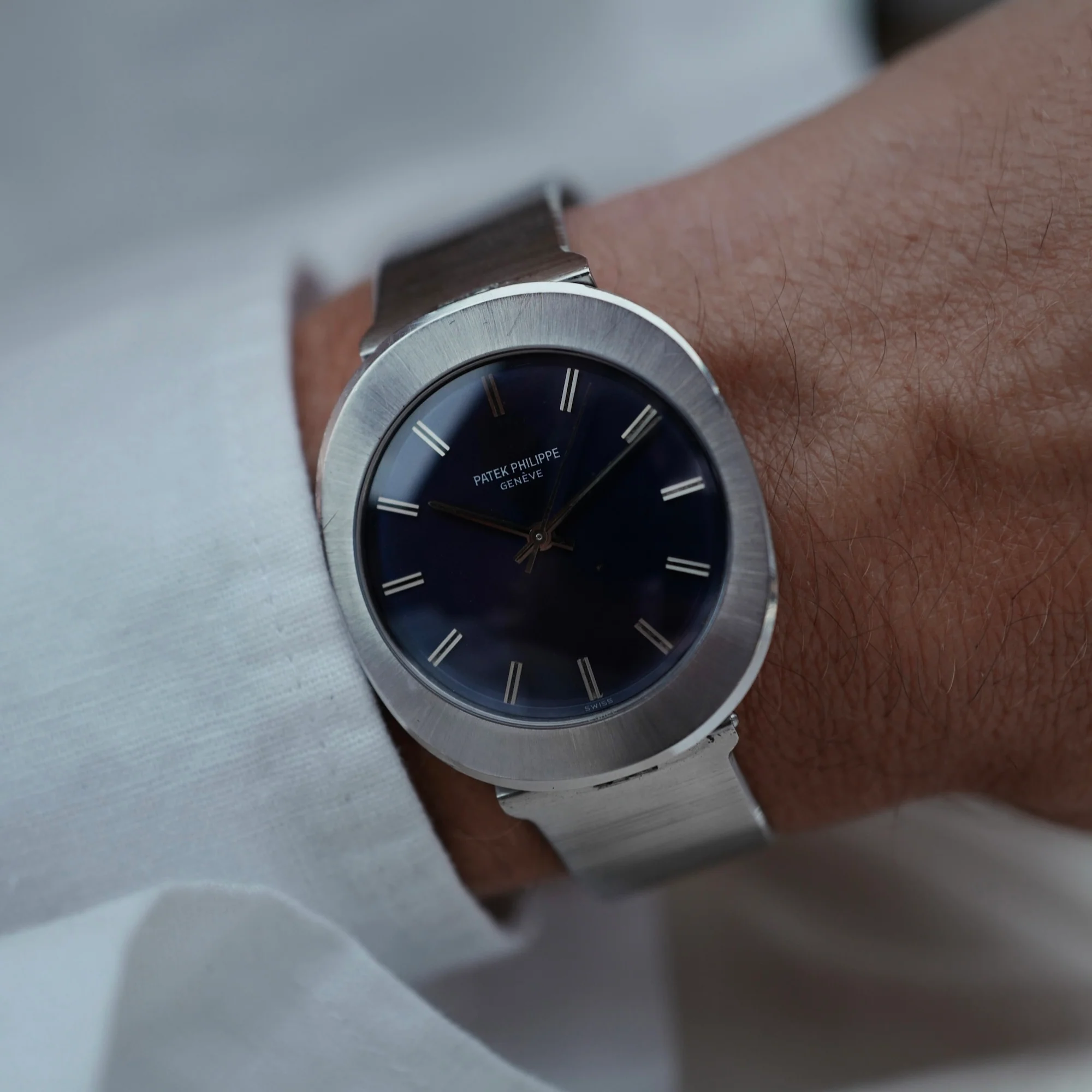 Patek Philippe Steel Automatic Backwind UFO Watch Ref. 3580 - Image 5