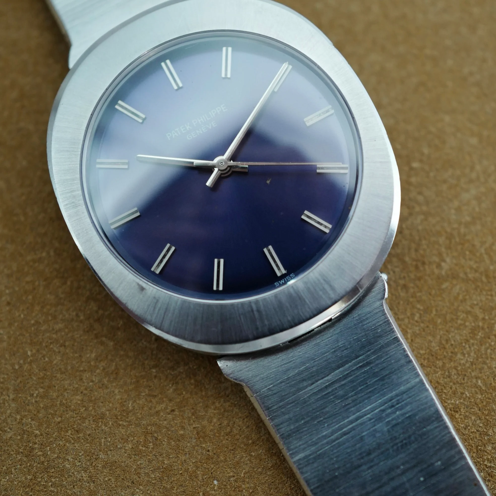 Patek Philippe Steel Automatic Backwind UFO Watch Ref. 3580 - Image 7