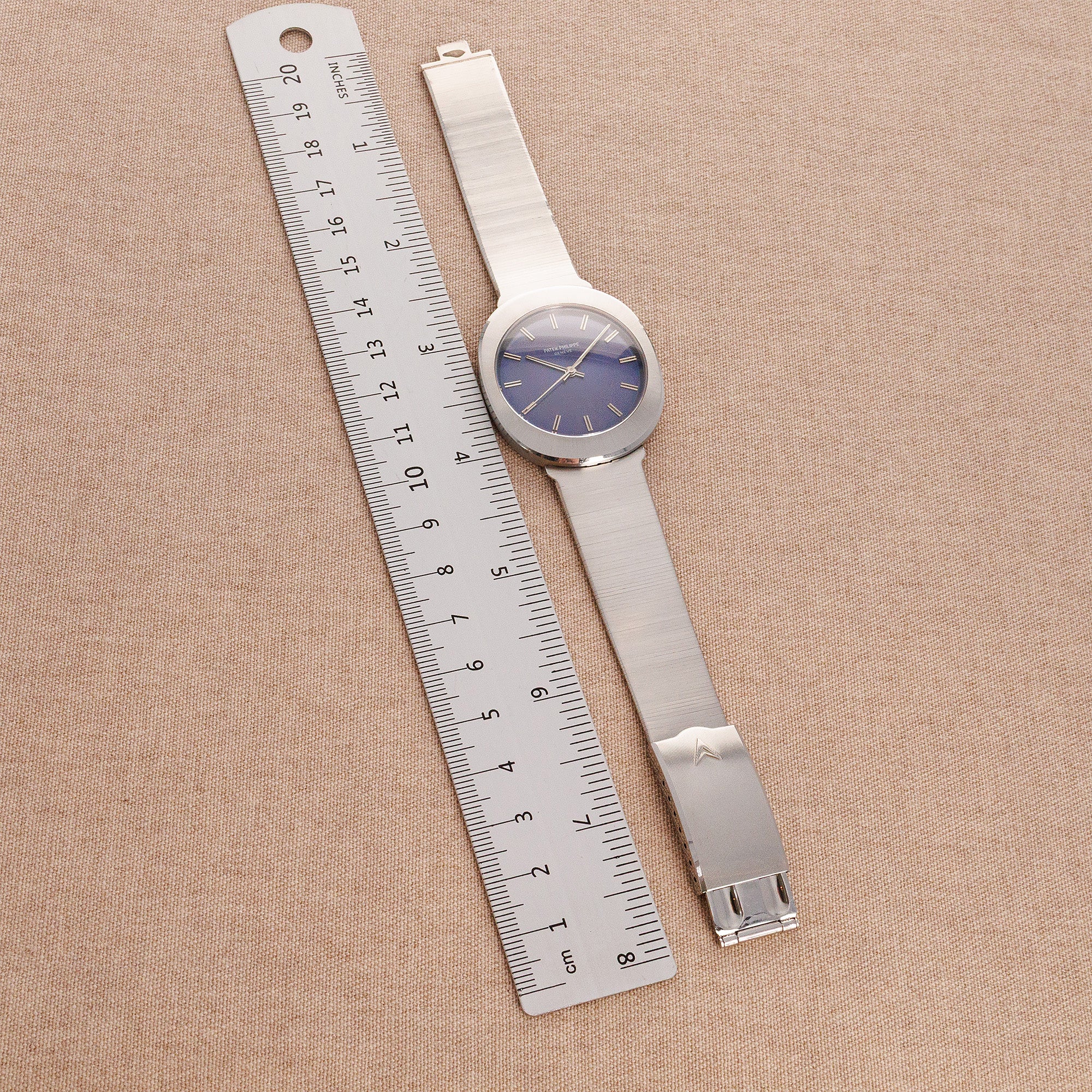 Patek Philippe Steel Automatic Backwind UFO Watch Ref. 3580 - Image 8