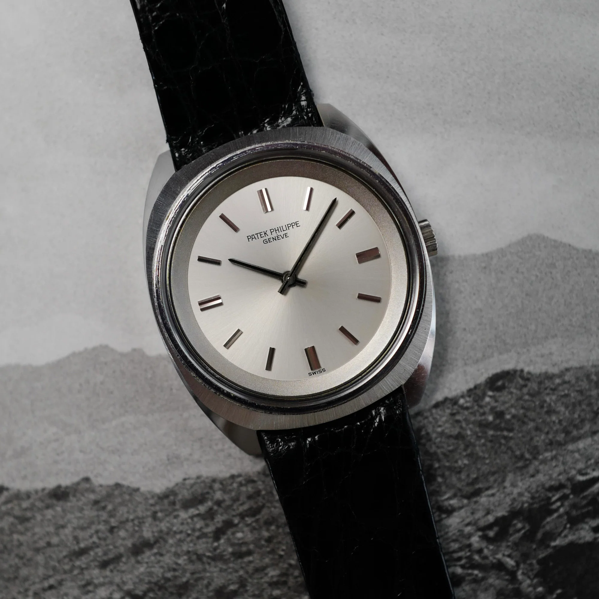 Patek Philippe Steel Calatrava Ref. 3579 in Outstanding Original Condition - Image 3