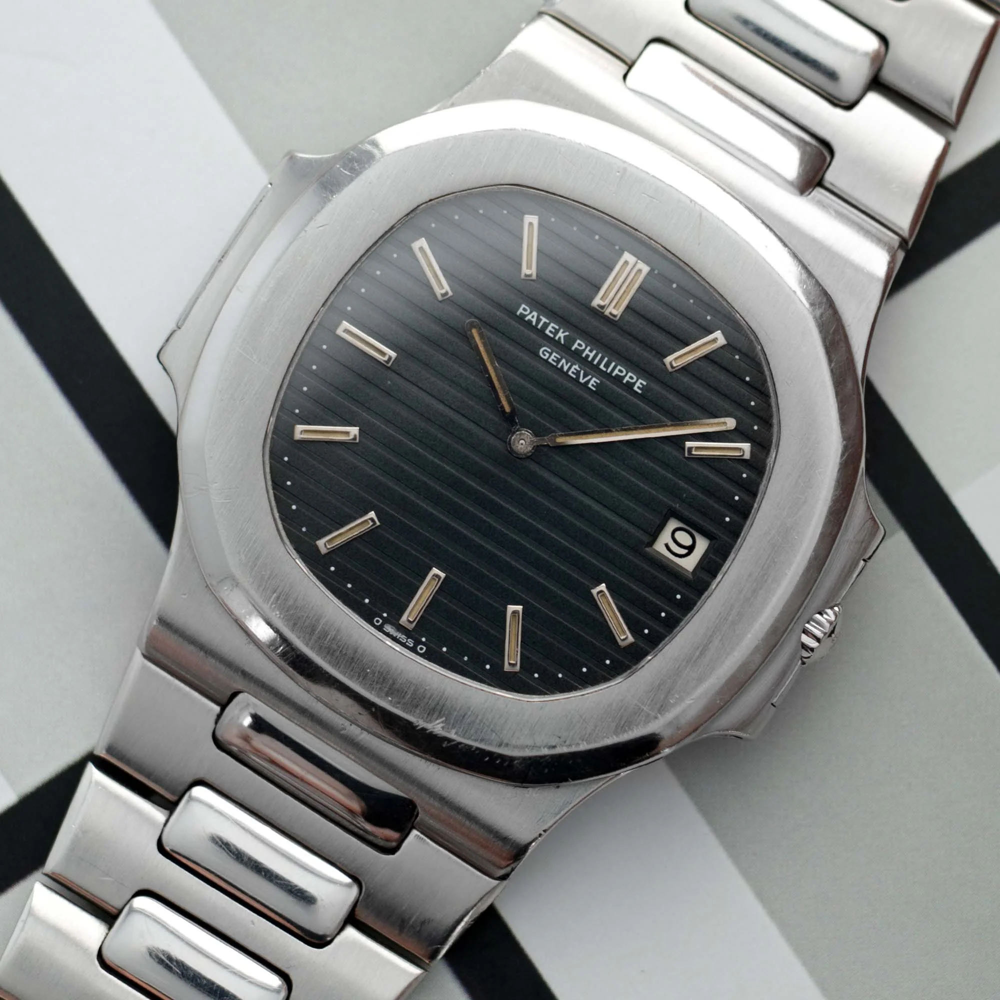 Patek Philippe Steel Jumbo Nautilus Ref. 3700 - Image 2