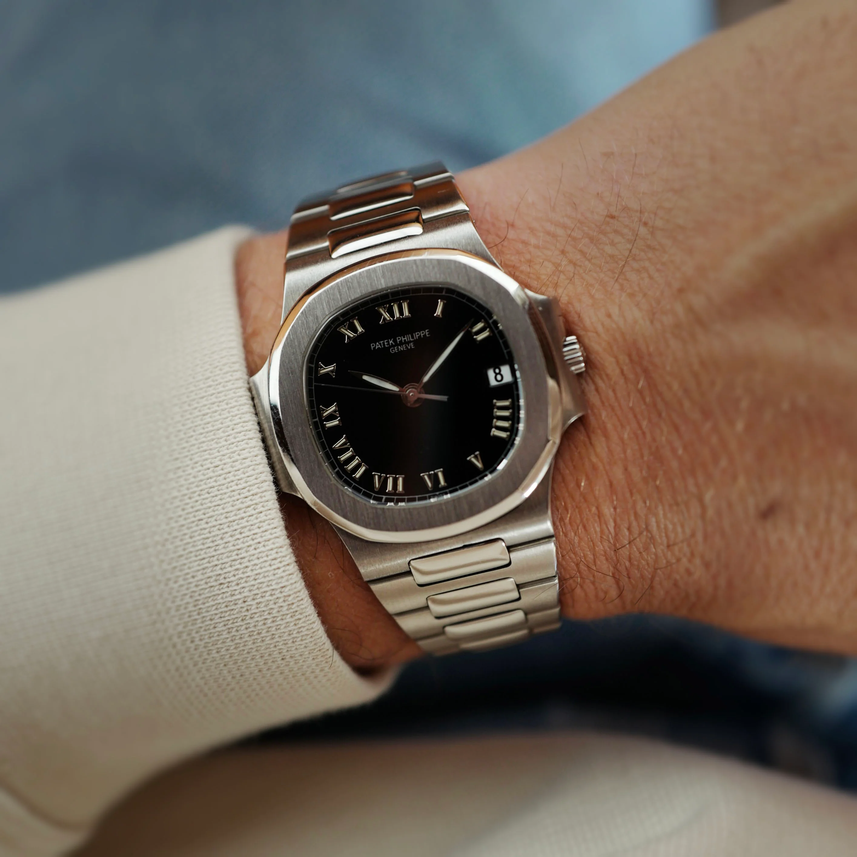 Patek Philippe Steel Nautilus Ref. 3800 with Roman Numeral Dial - Image 2