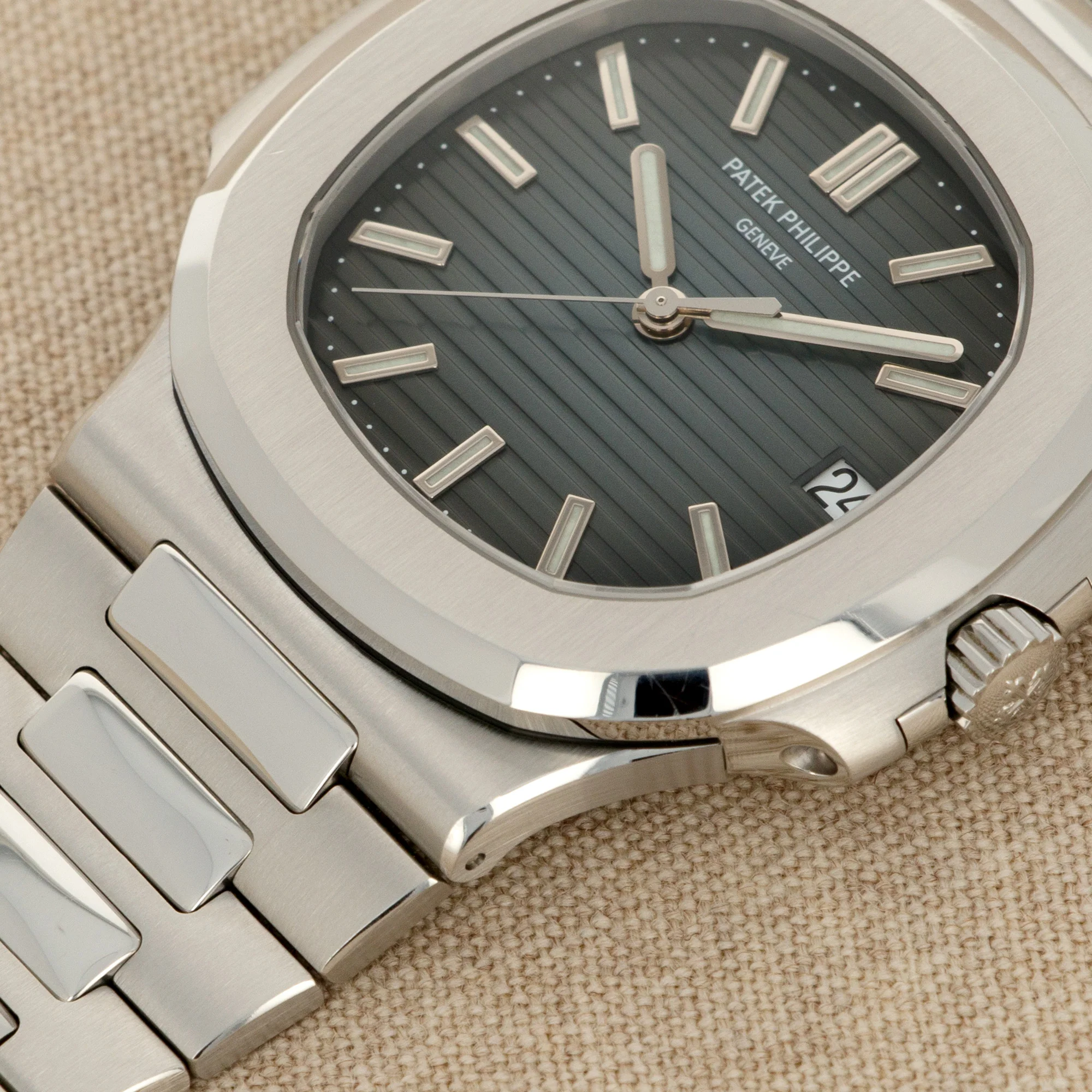 Patek Philippe Steel Nautilus Ref. 5711 with Original Box and Warranty - Image 4