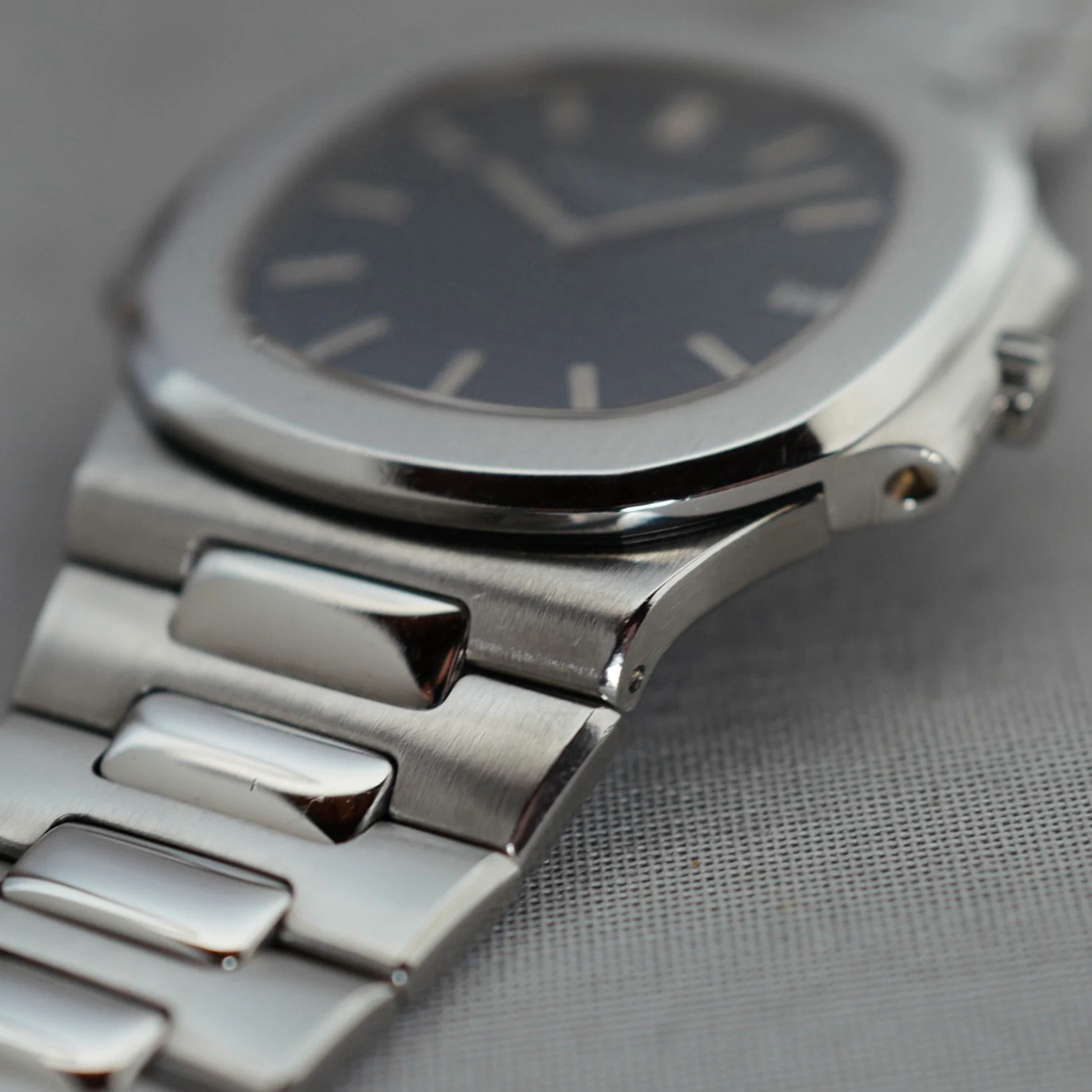 Patek Philippe Steel Nautilus Watch Ref. 3700 - Image 8
