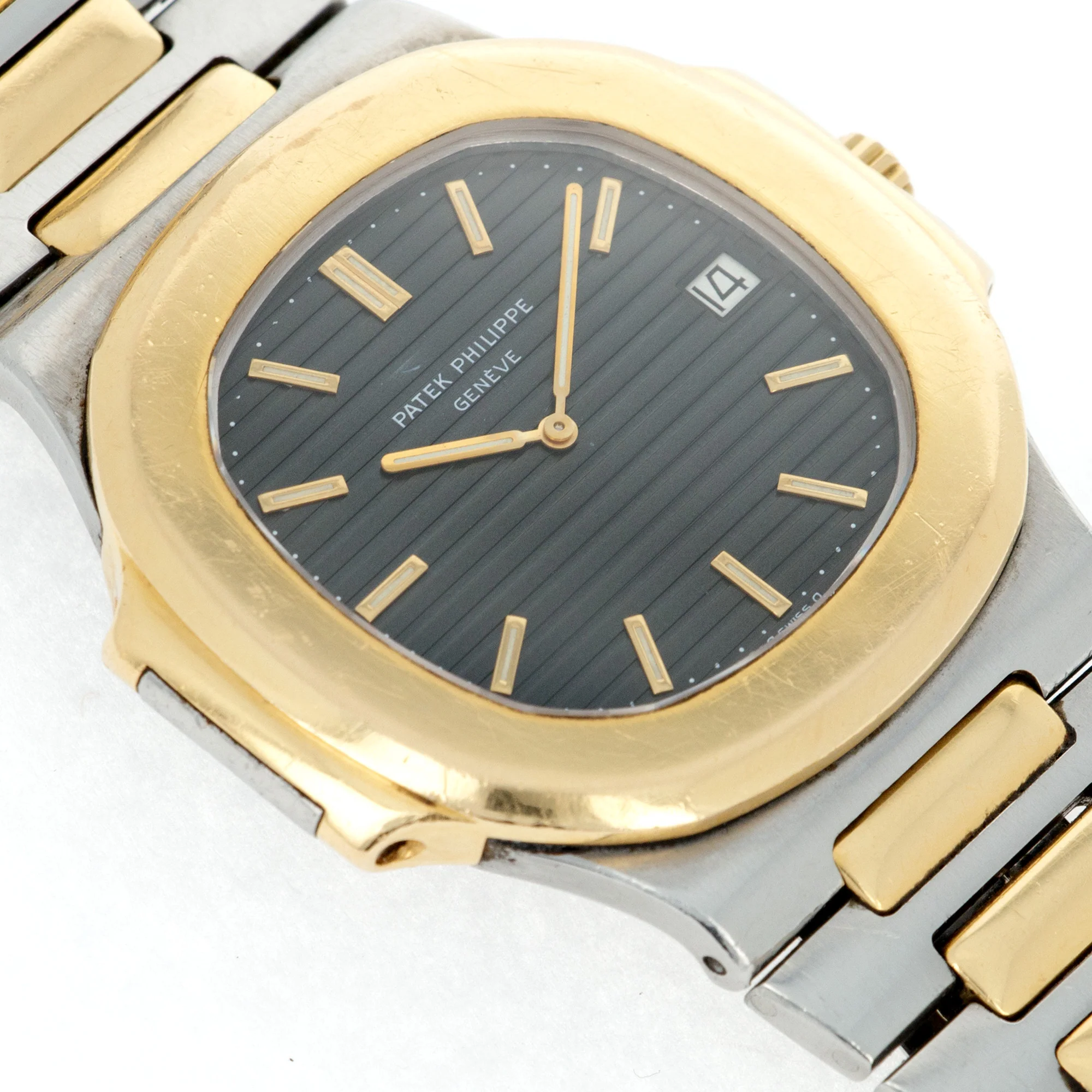 Patek Philippe Two-Tone Jumbo Nautilus Ref. 3700 - Image 3